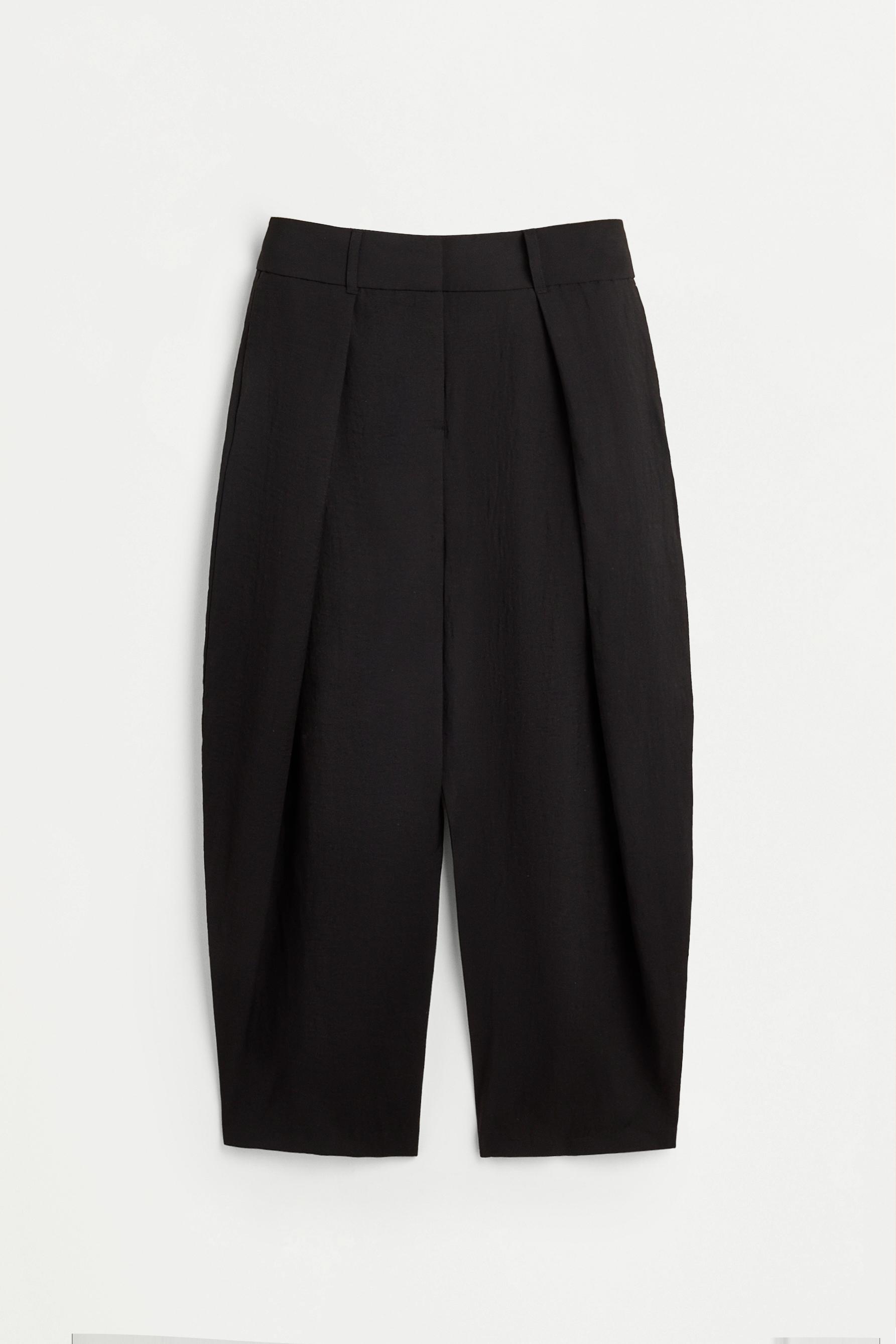 Barrel trousers with darts — BLACK