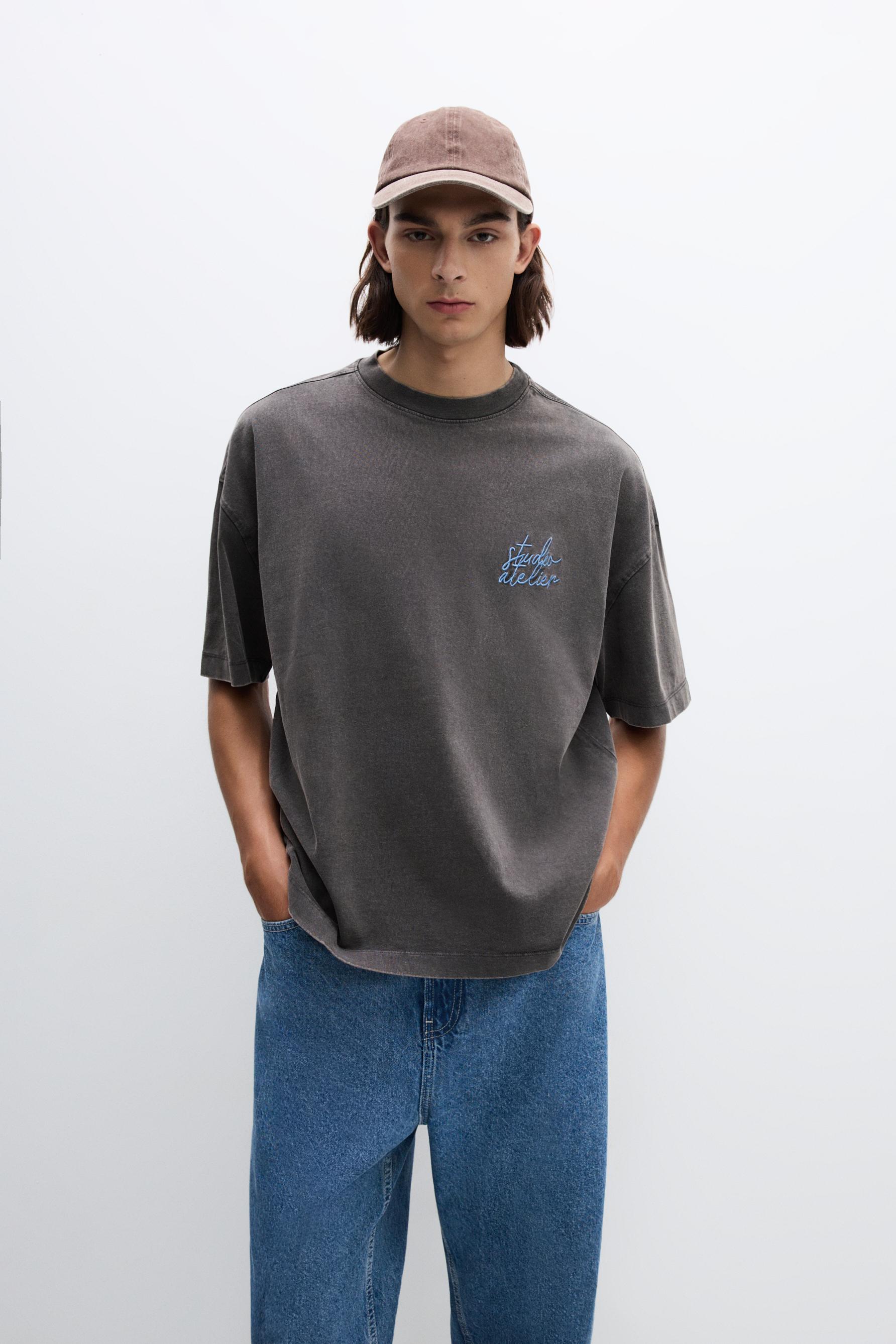 Camiseta efecto lavado texto bordado