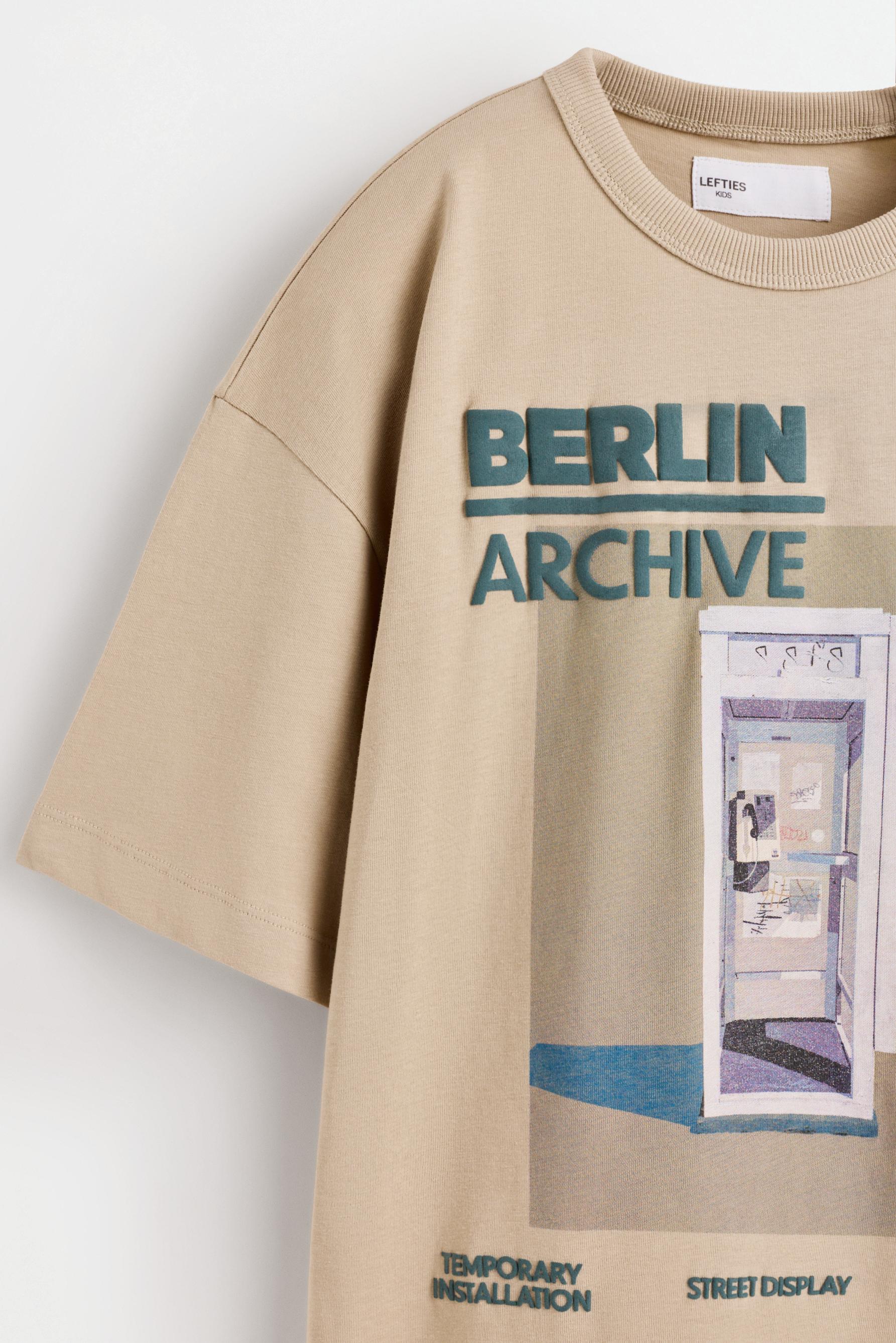 Raised text T-shirt — TAN BEIGE