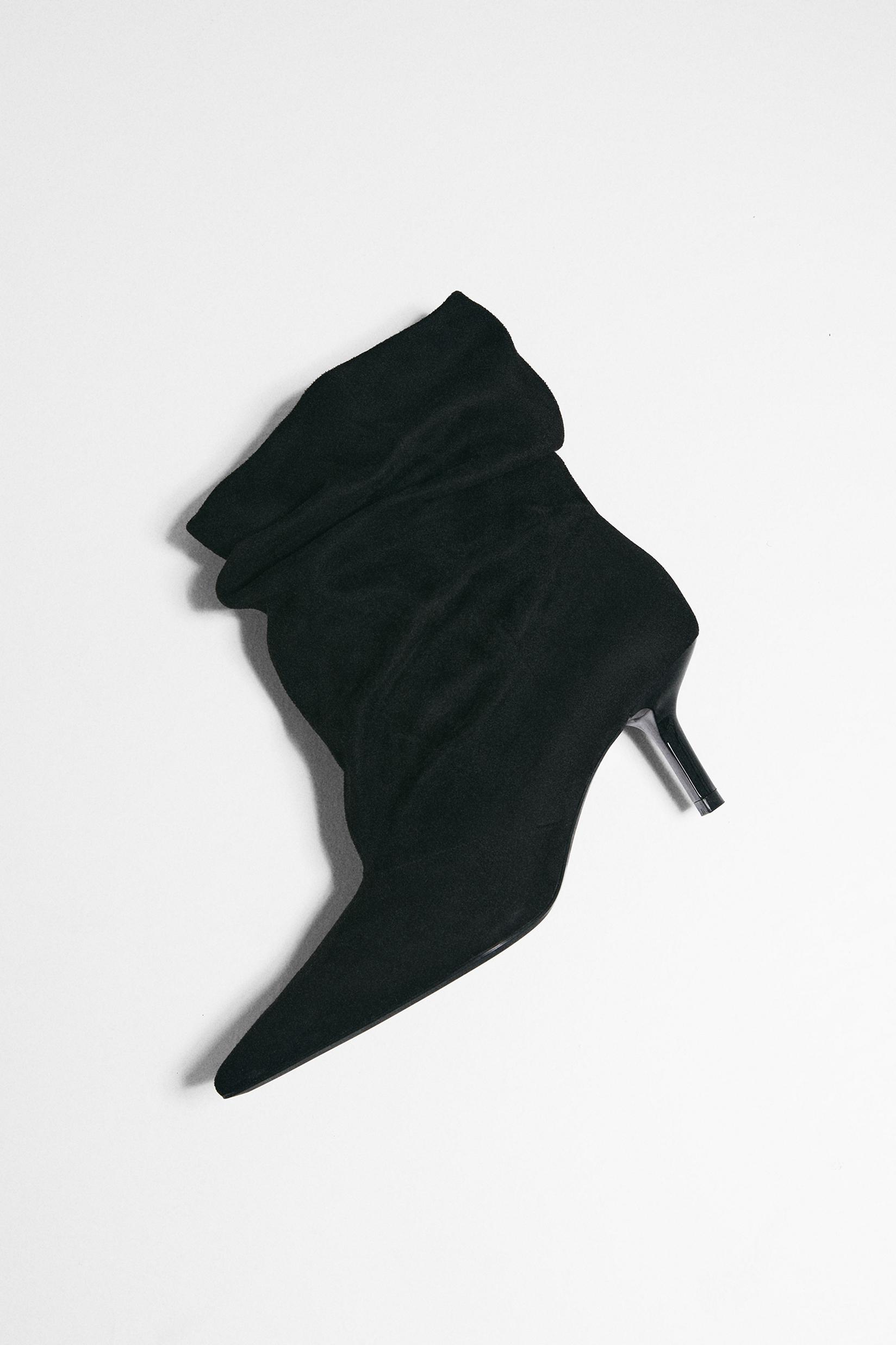 Slouchy kitten heel boots — BLACK