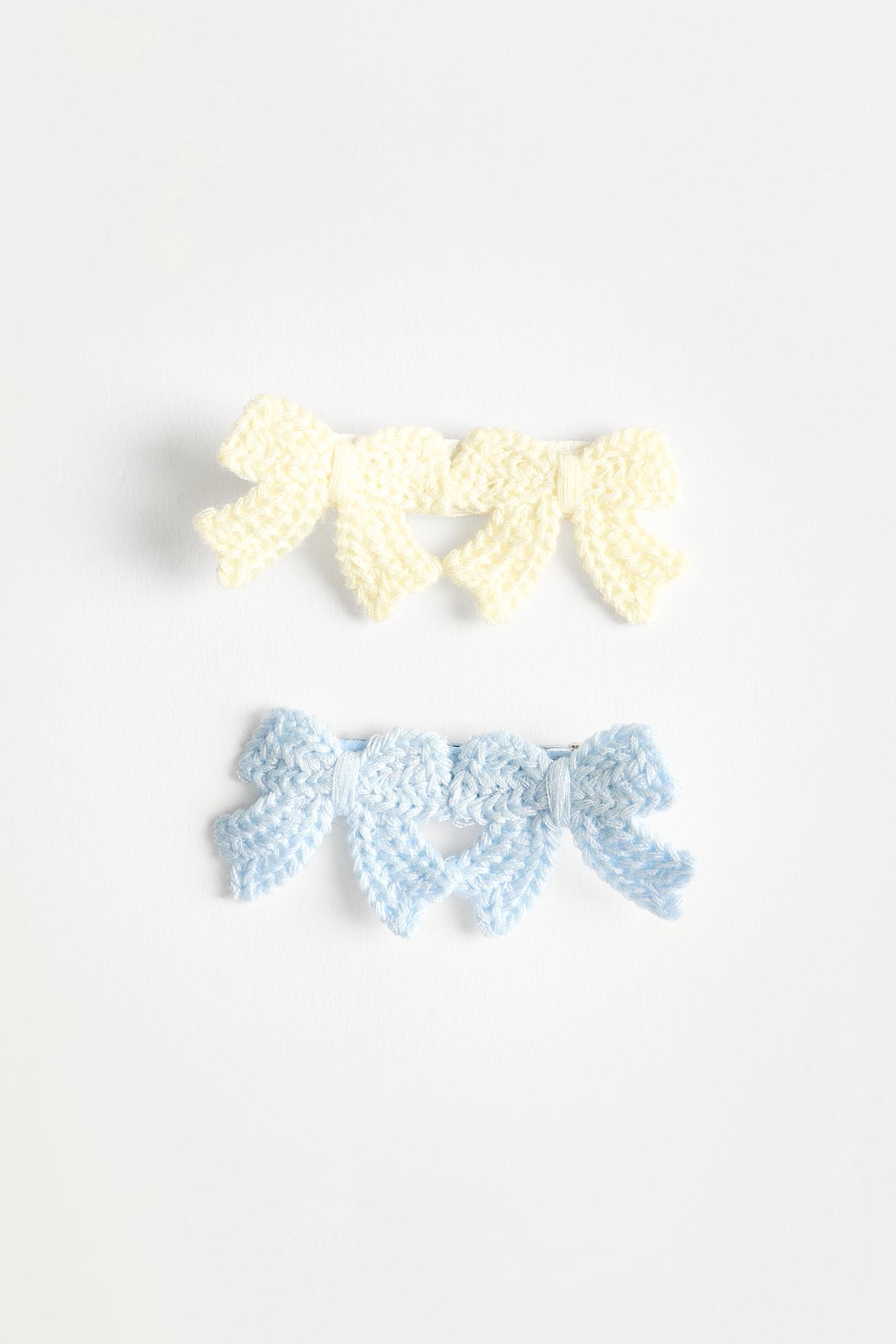 Crochet bow clips (2-pack) — WHITE/SKY BLUE