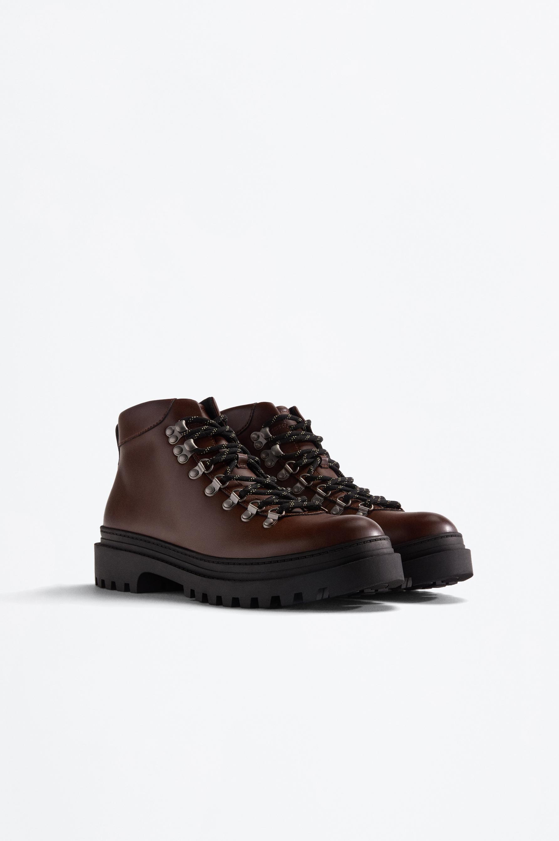 Lace-up hiking boots — BROWN