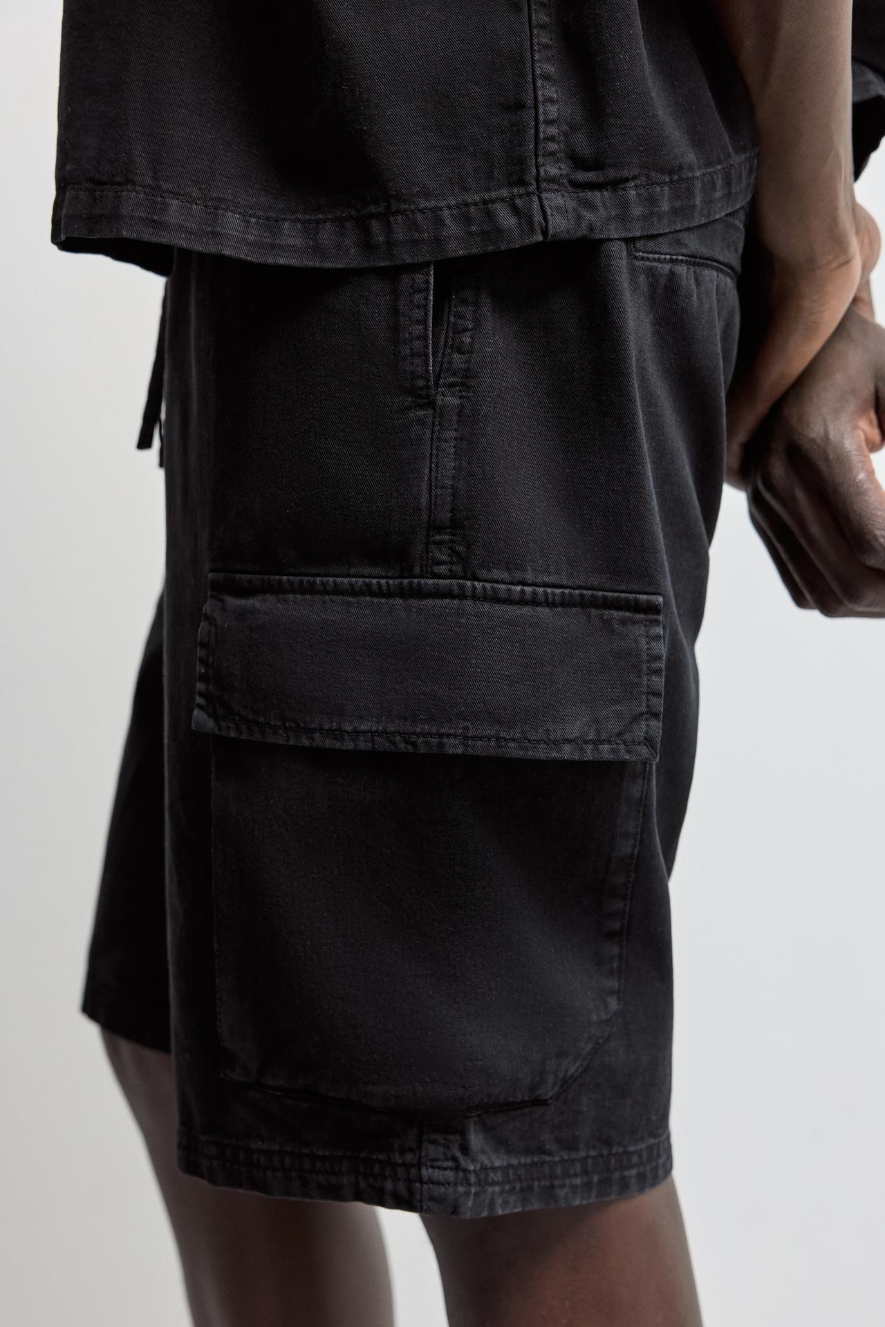 Cargo denim jogger Bermuda shorts — BLACK