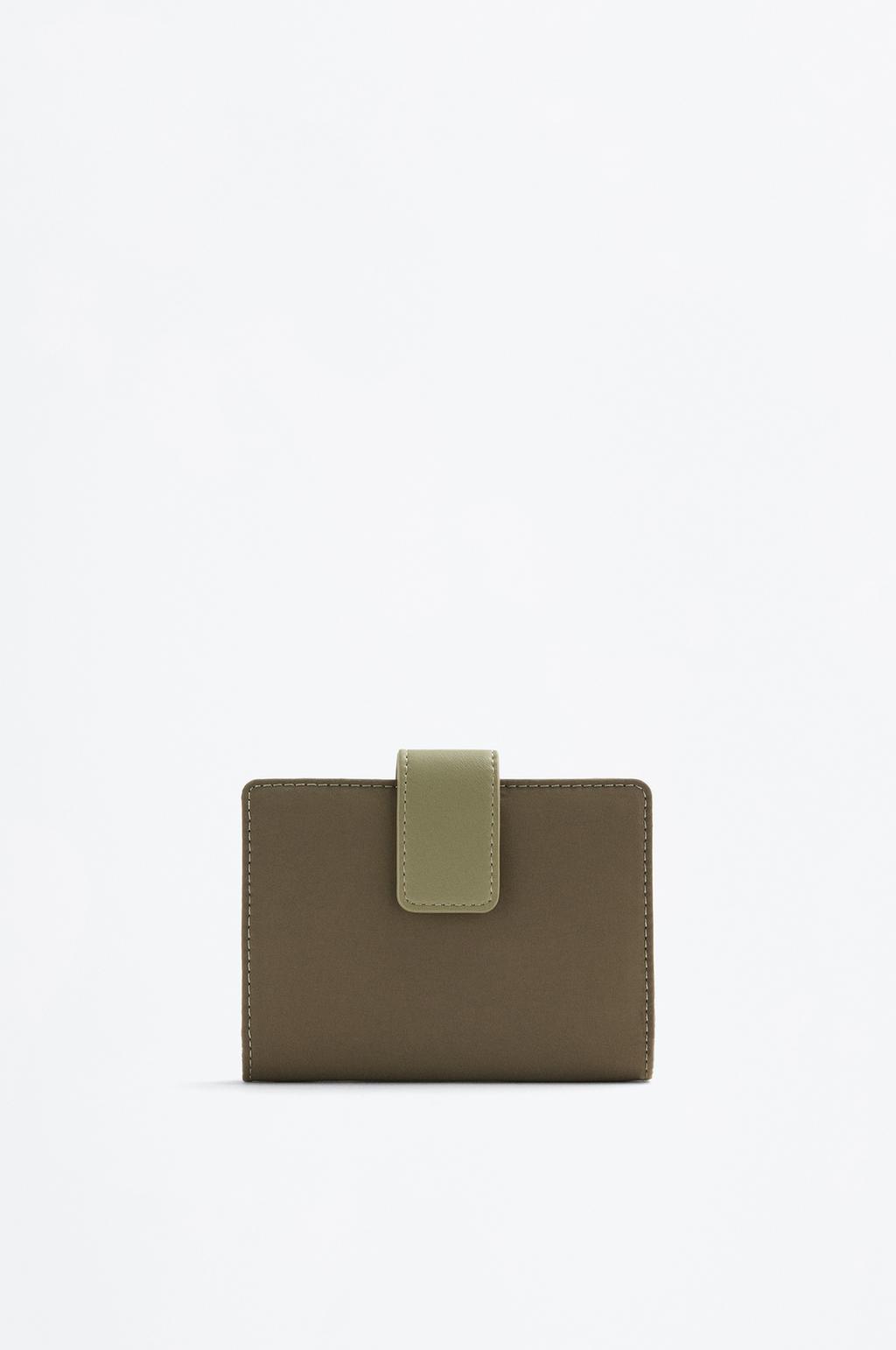 Trench wallet