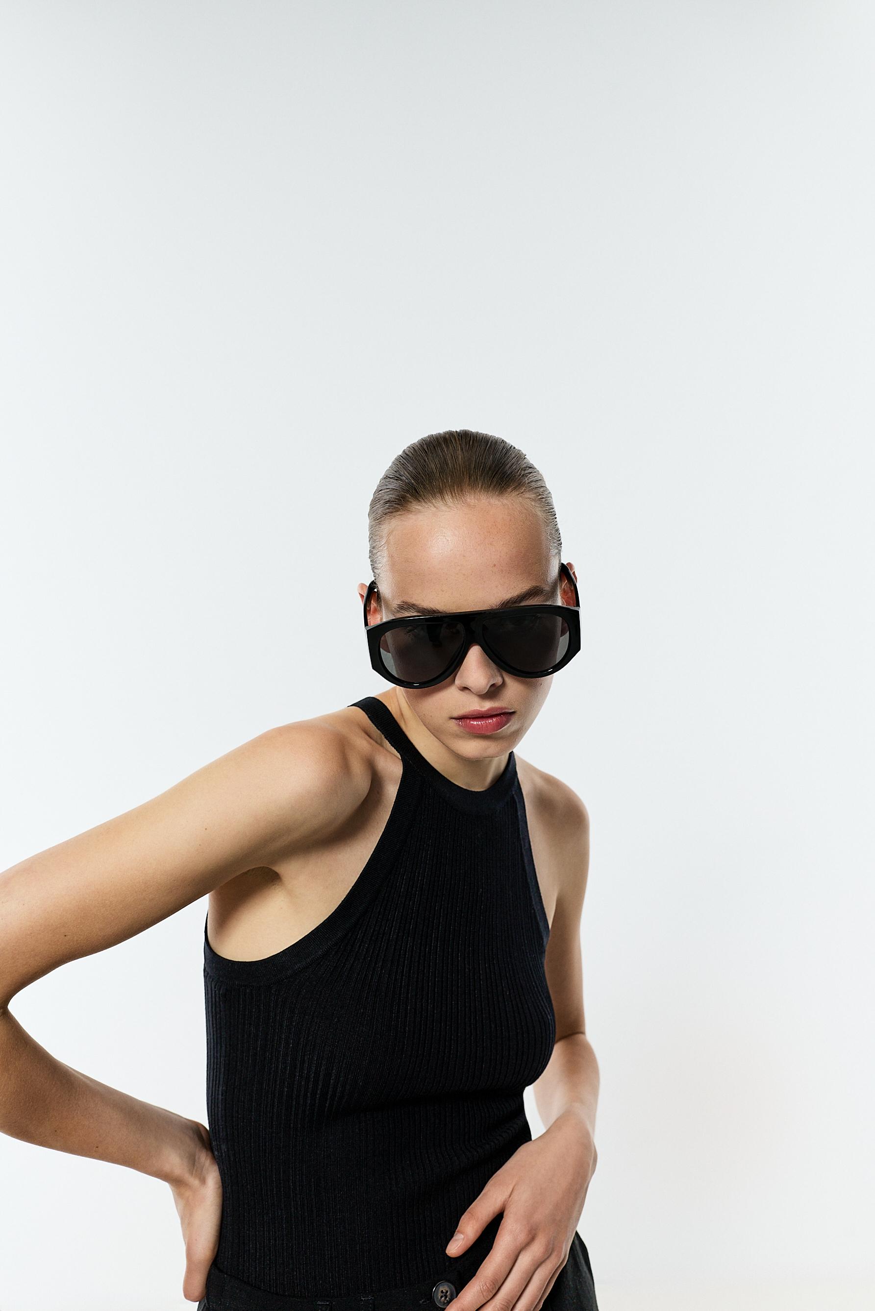 Ribbed halter top — BLACK
