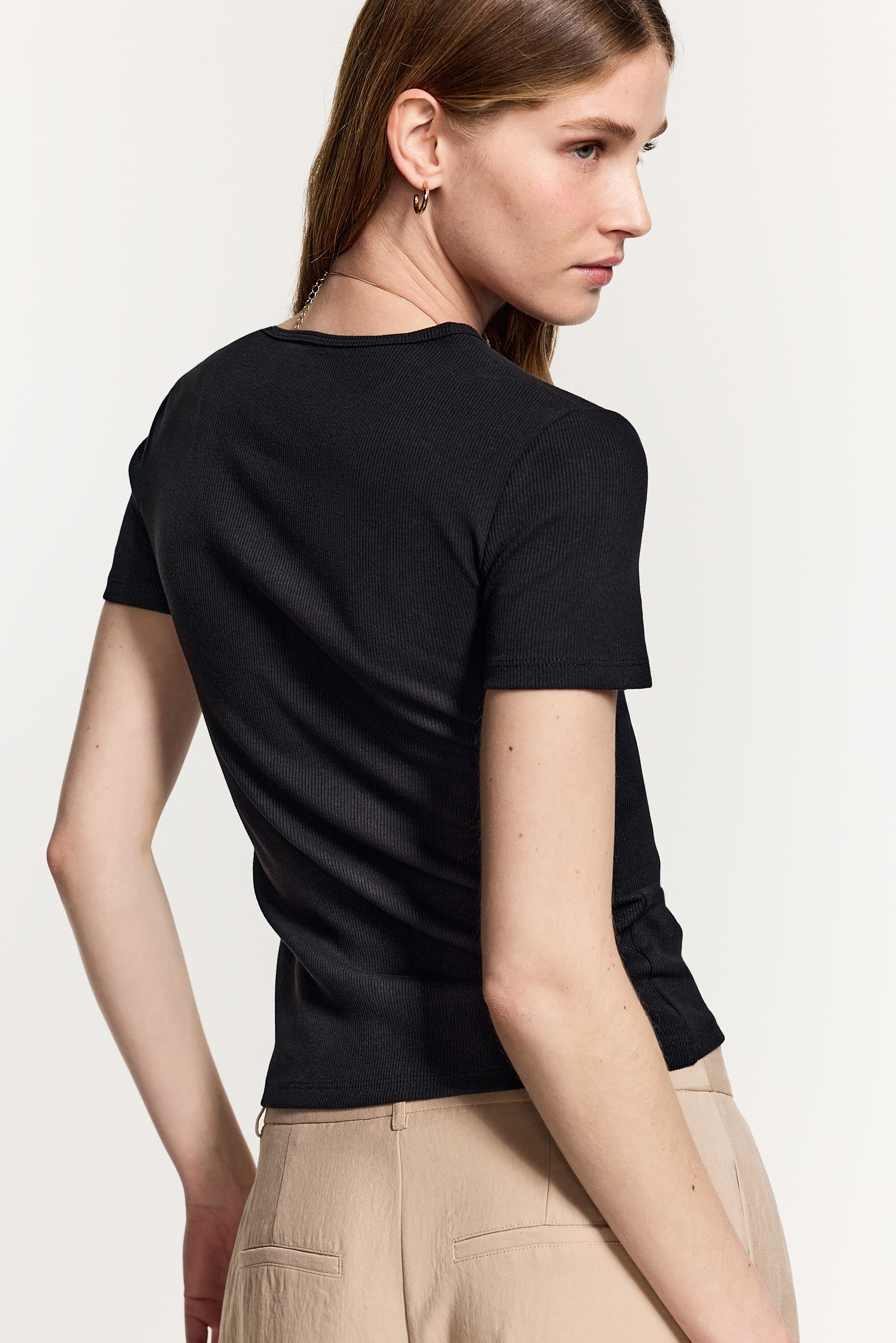 Ribbed T-shirt — BLACK