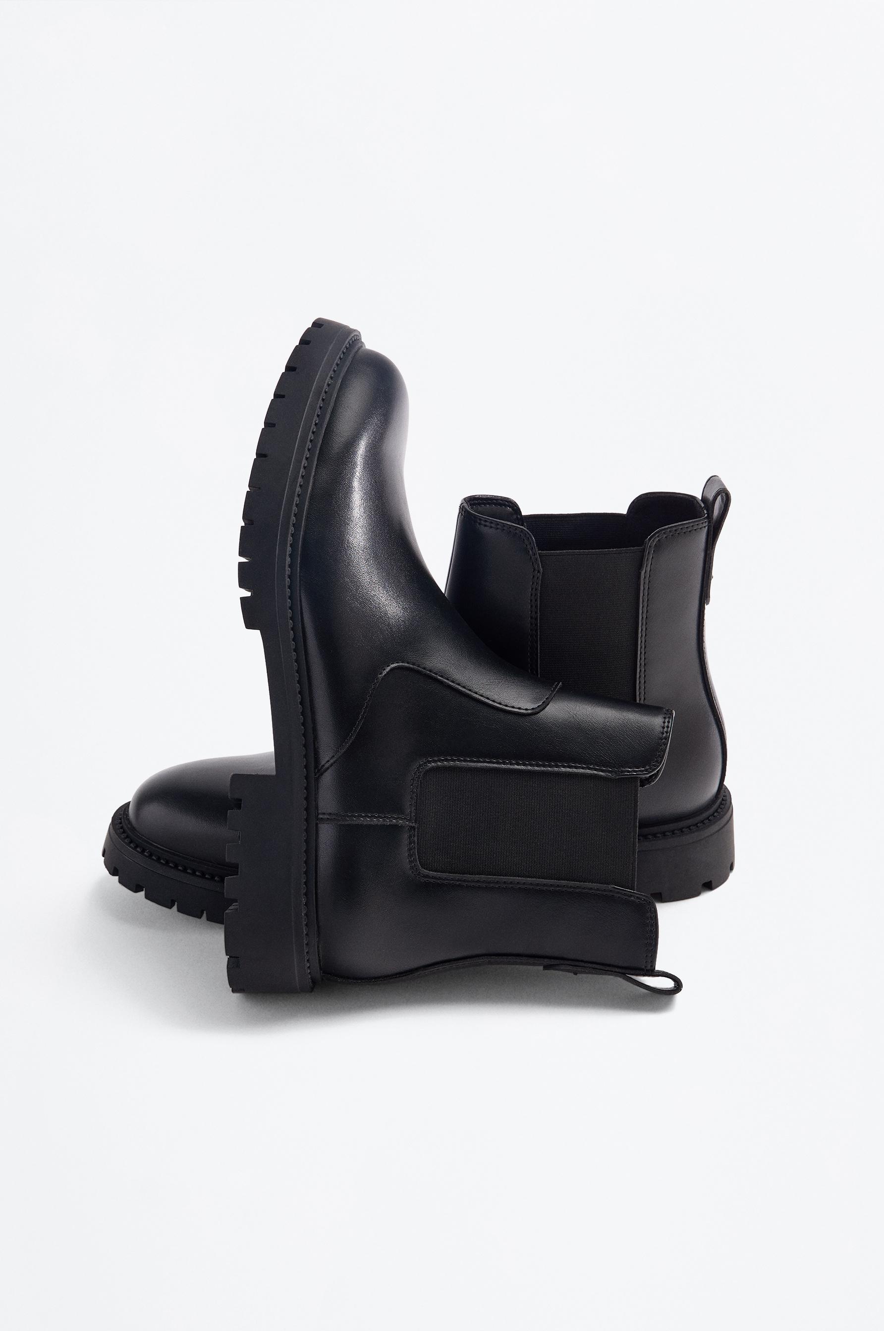 Men's Chelsea boots with track sole — BLACK