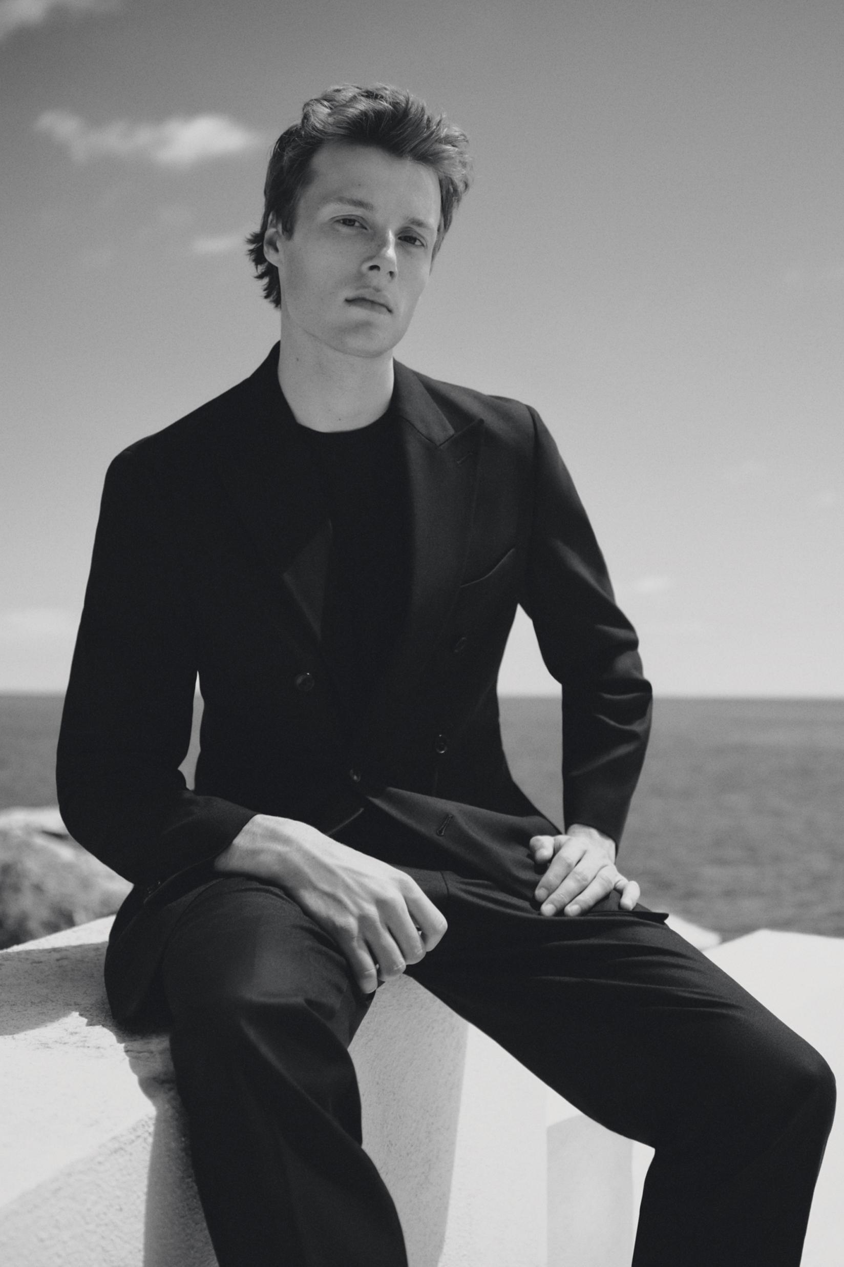 Slim fit double-breasted blazer — NAVY