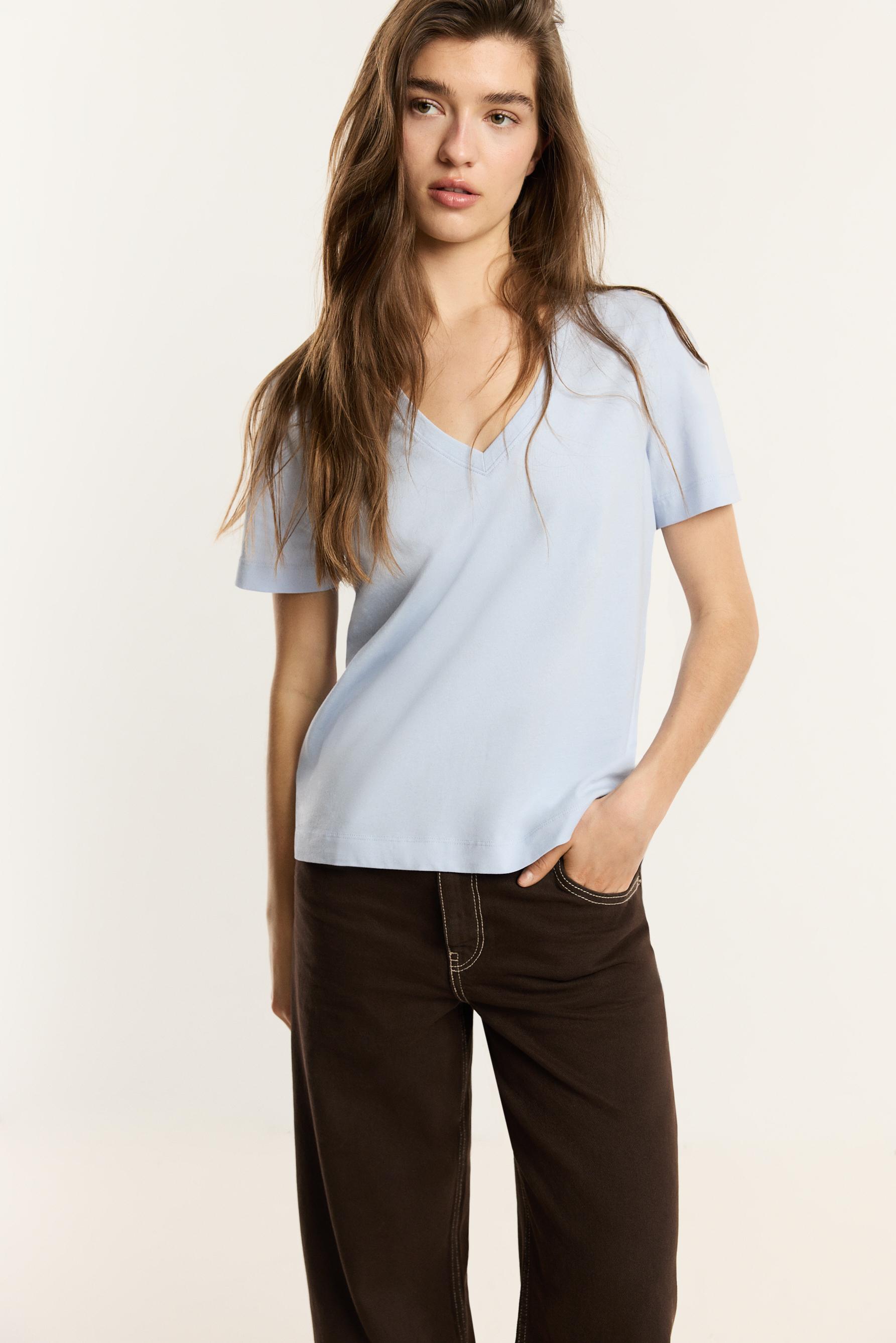 Camiseta básica cuello pico