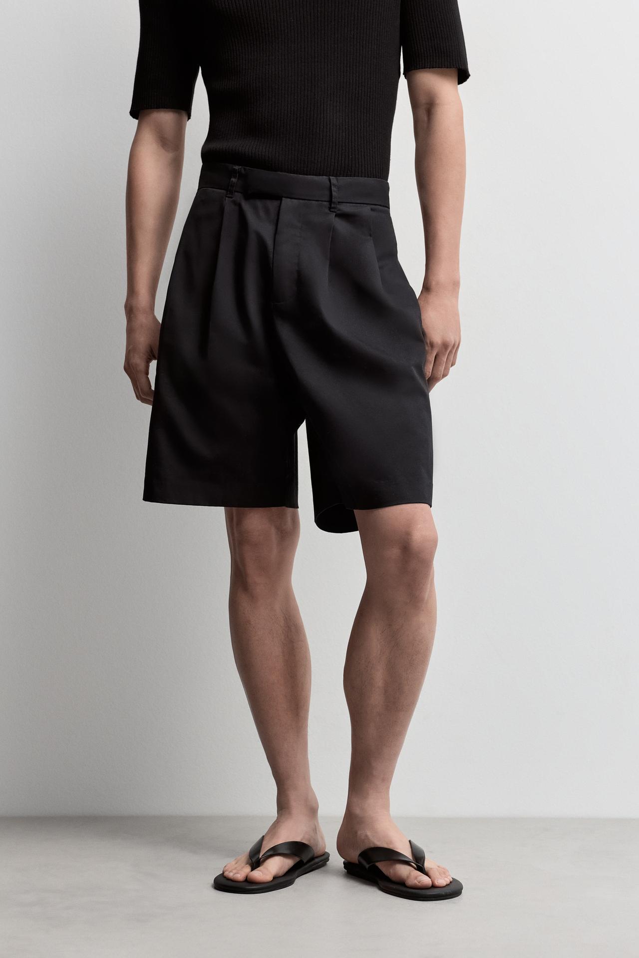 Pleated chino Bermuda shorts — BLACK