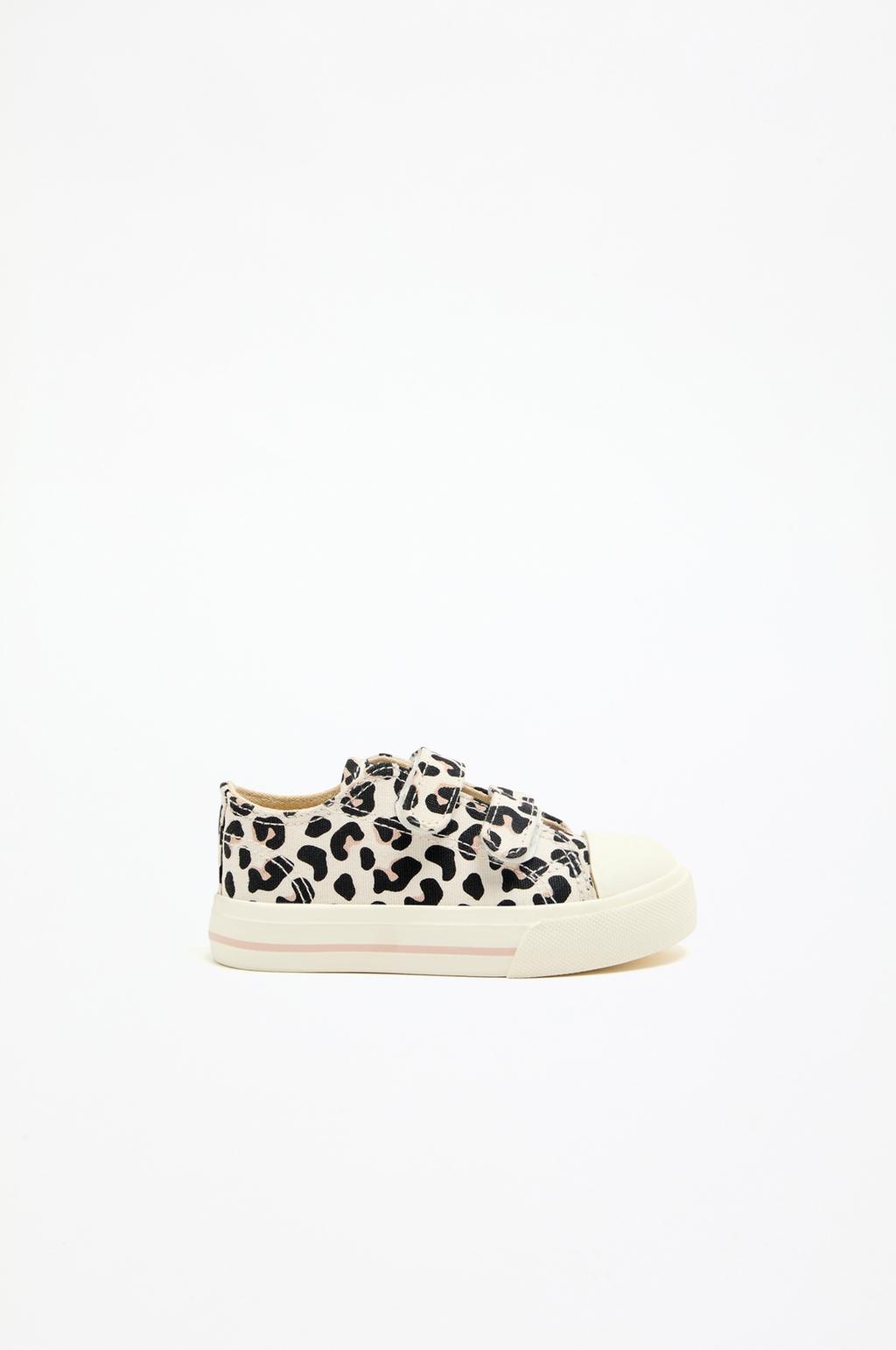 Zapatilla puntera animal print