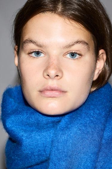 Fluffy solid scarf — ELECTRIC BLUE 1
