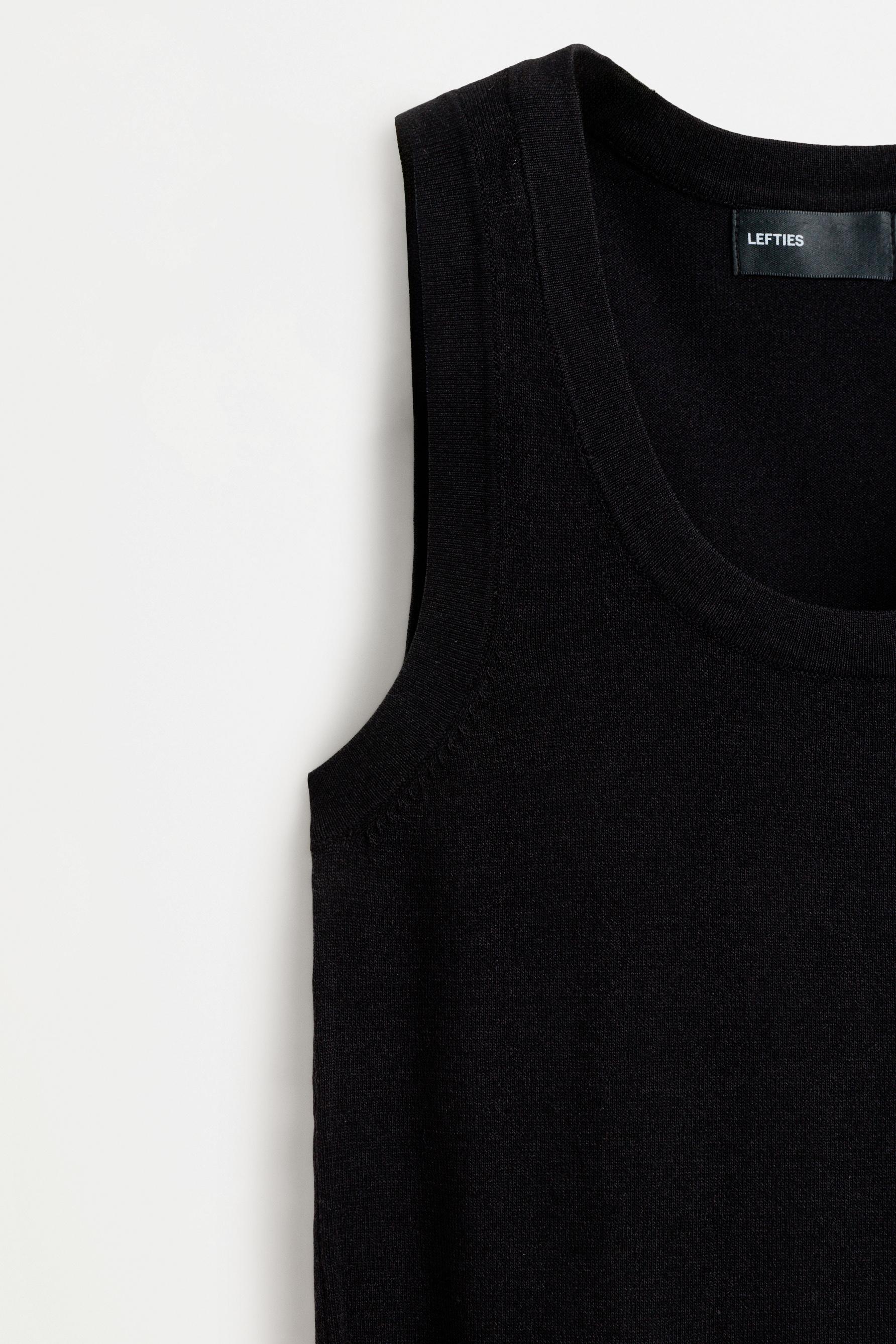 Basic flowing knit top — BLACK