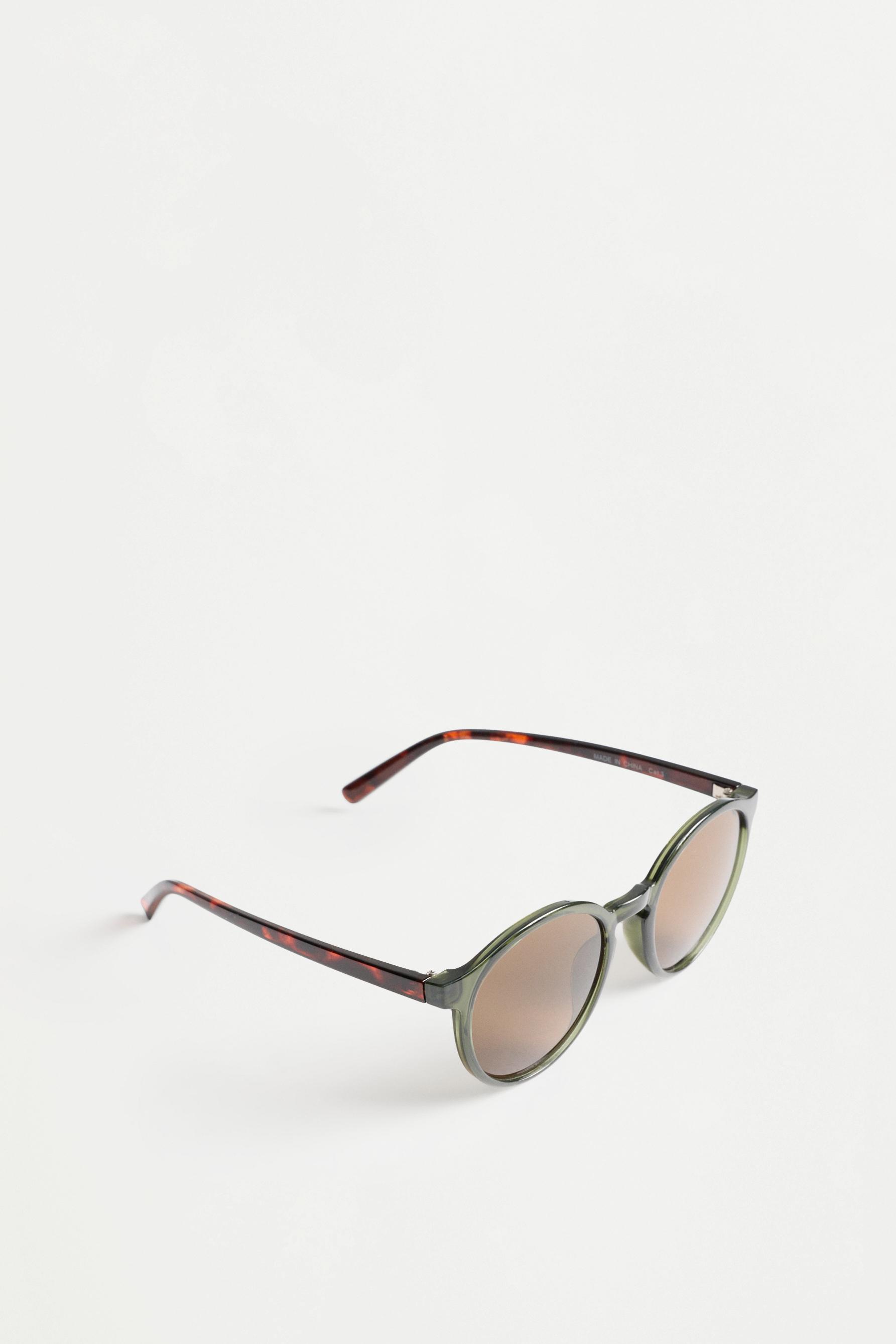 Round glasses — VARIOUS