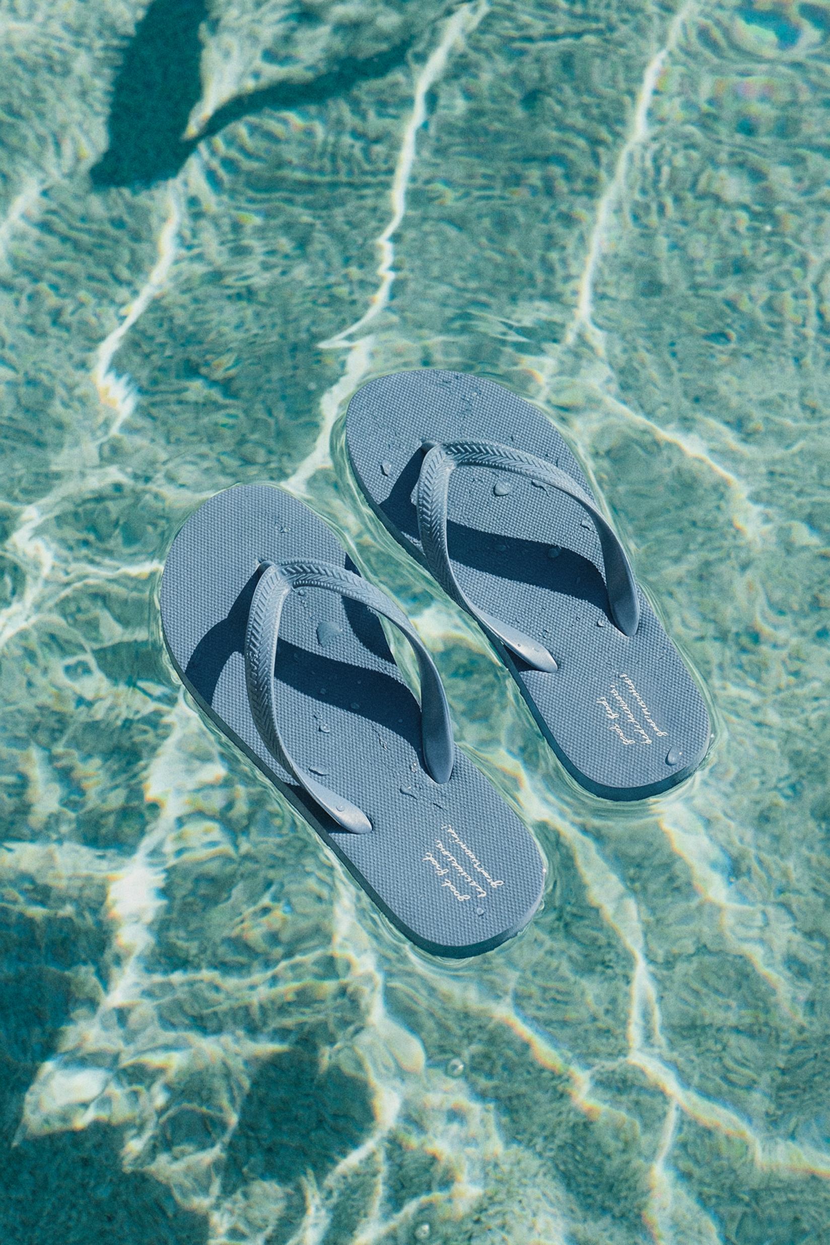 Bath flip-flops — BLUE