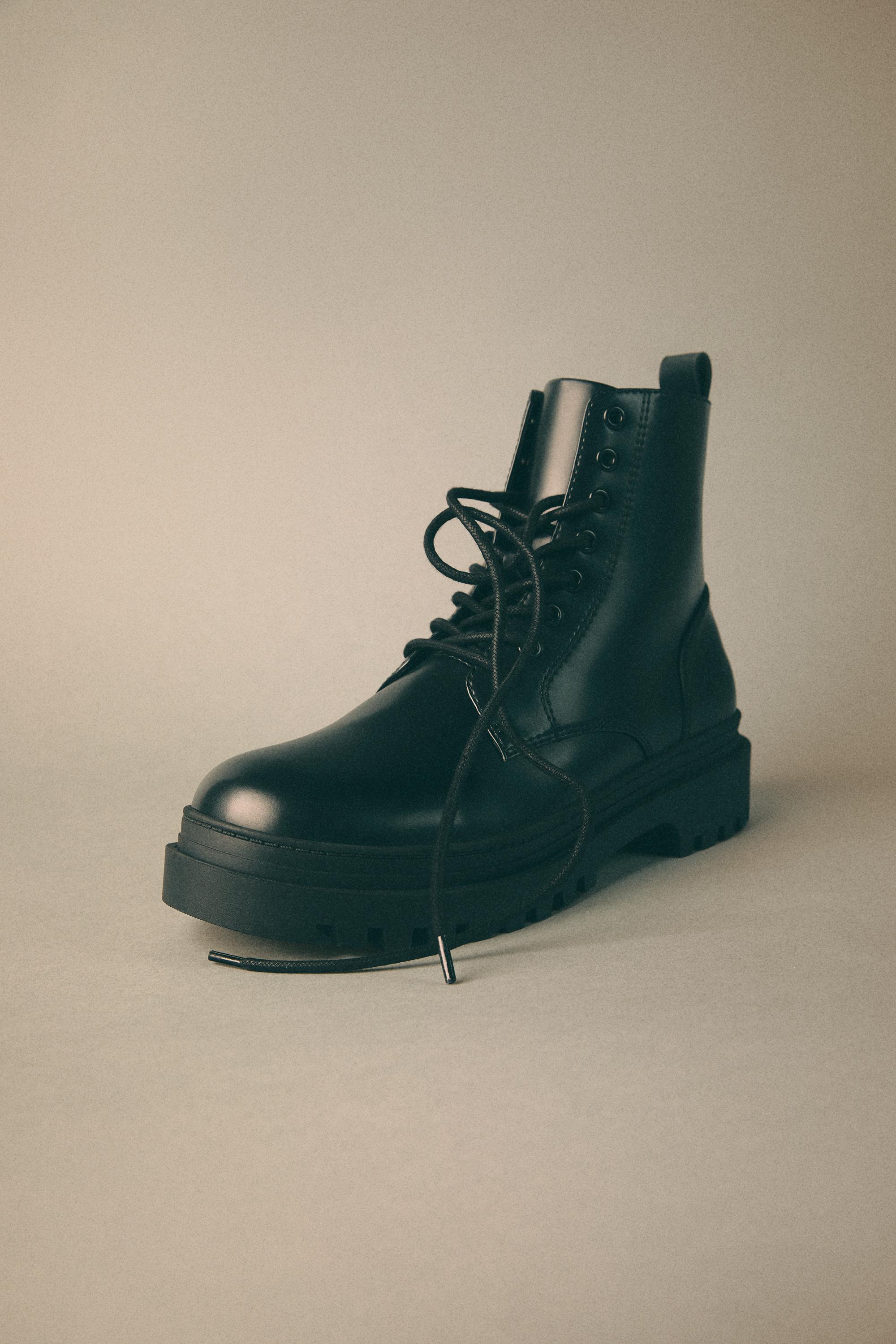Lace-up boot — BLACK