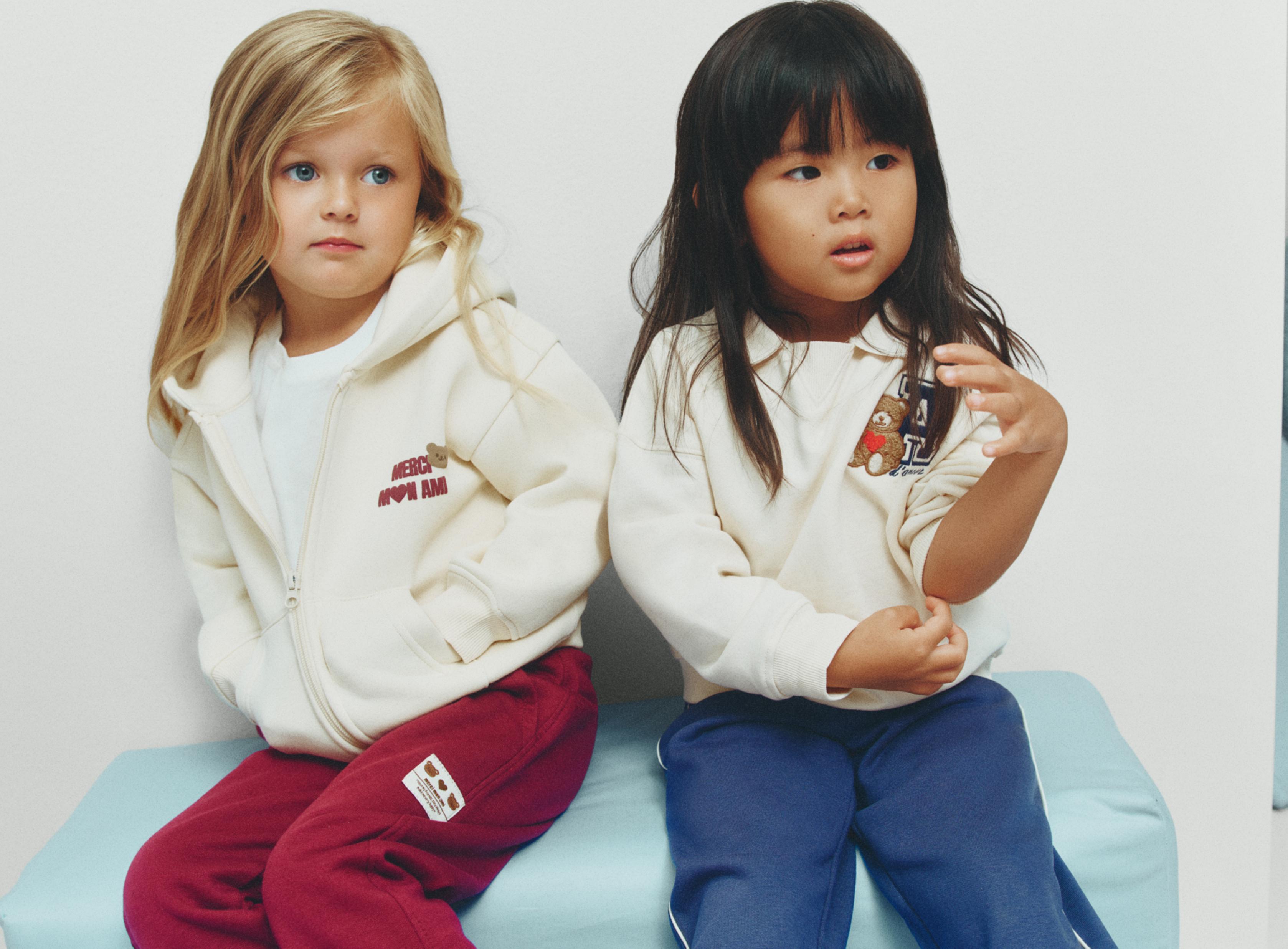 Zip-up sweatshirt with raised lettering — ECRU