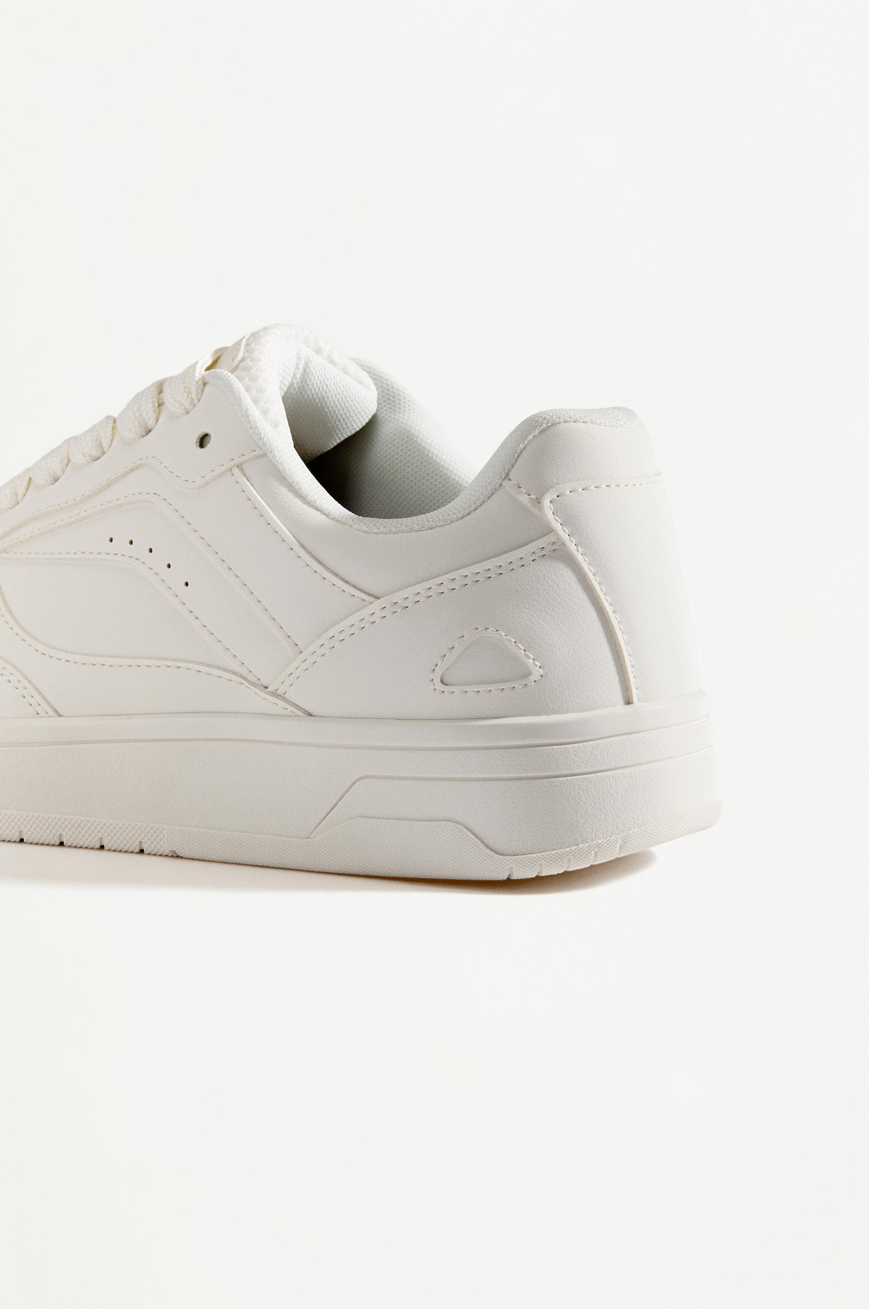 Casual sneakers — WHITE