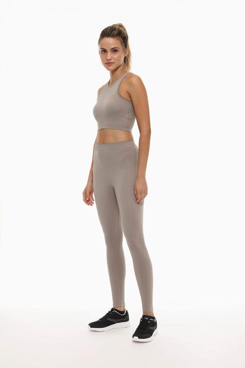 Seamless ribbed sports leggings with seam detail