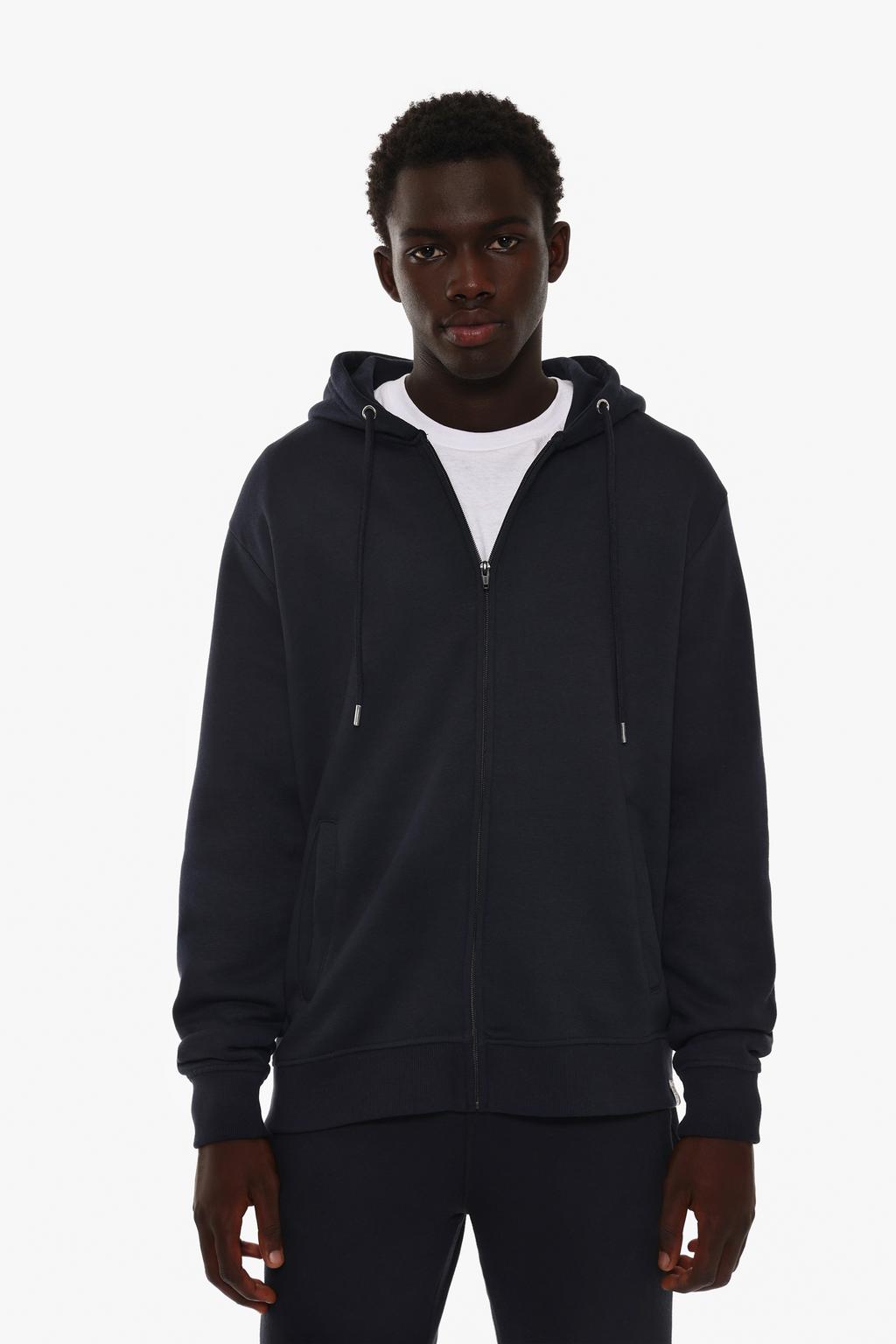 Hooded jacket with zip