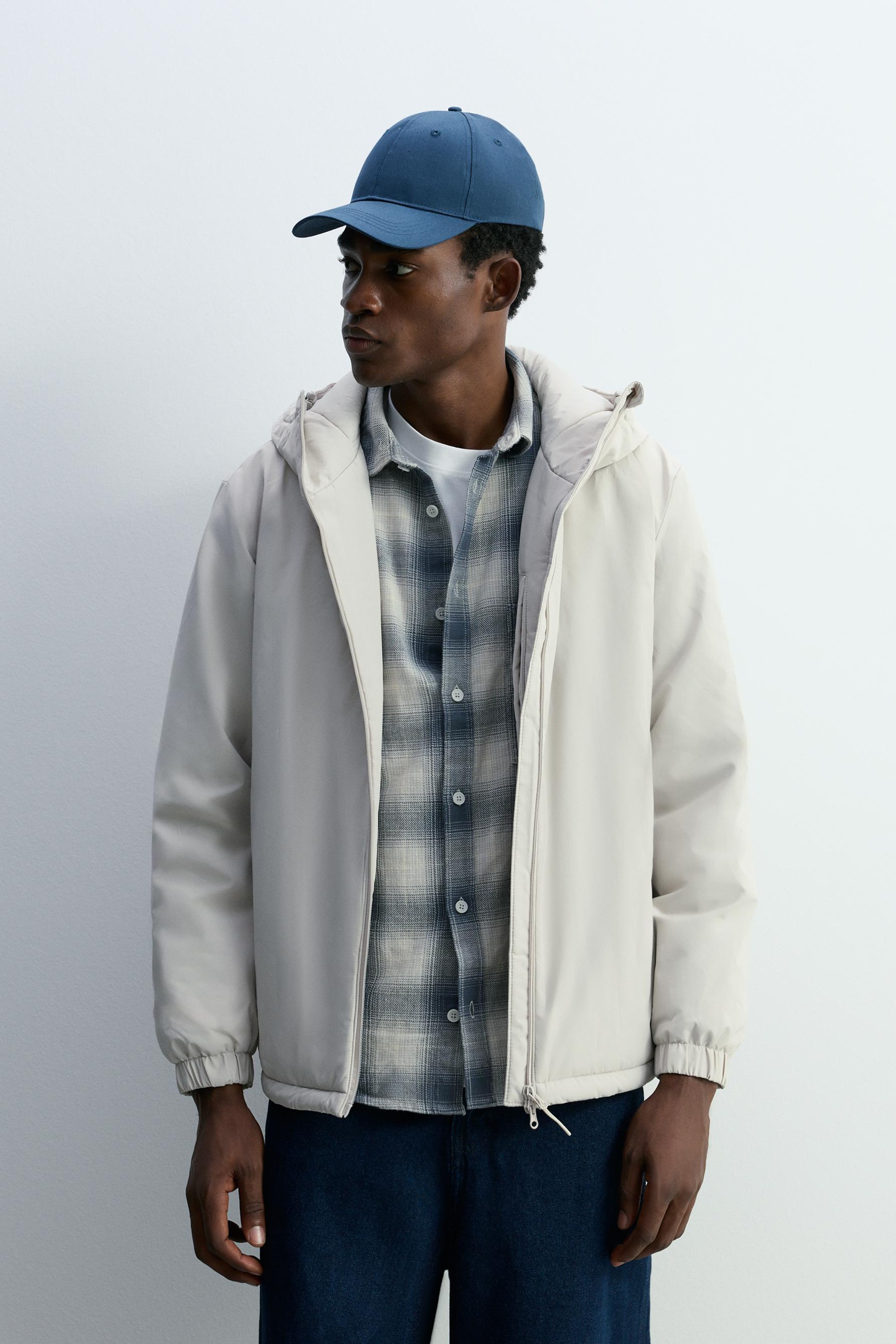 Cazadora deportiva capucha