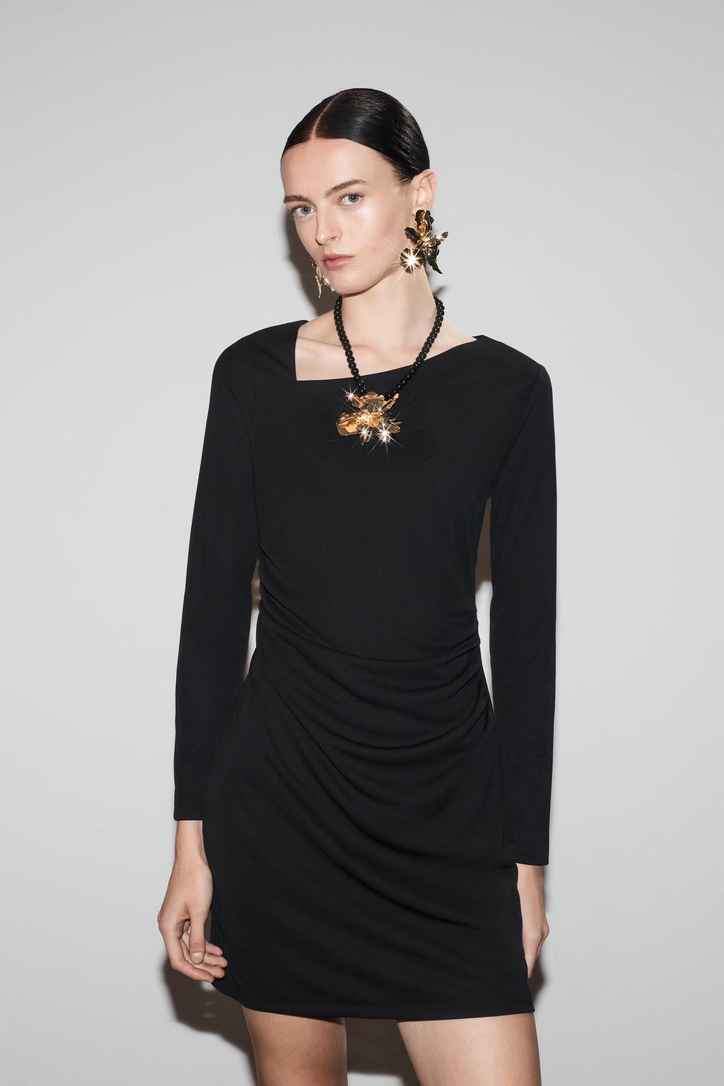 Short asymmetric neck dress