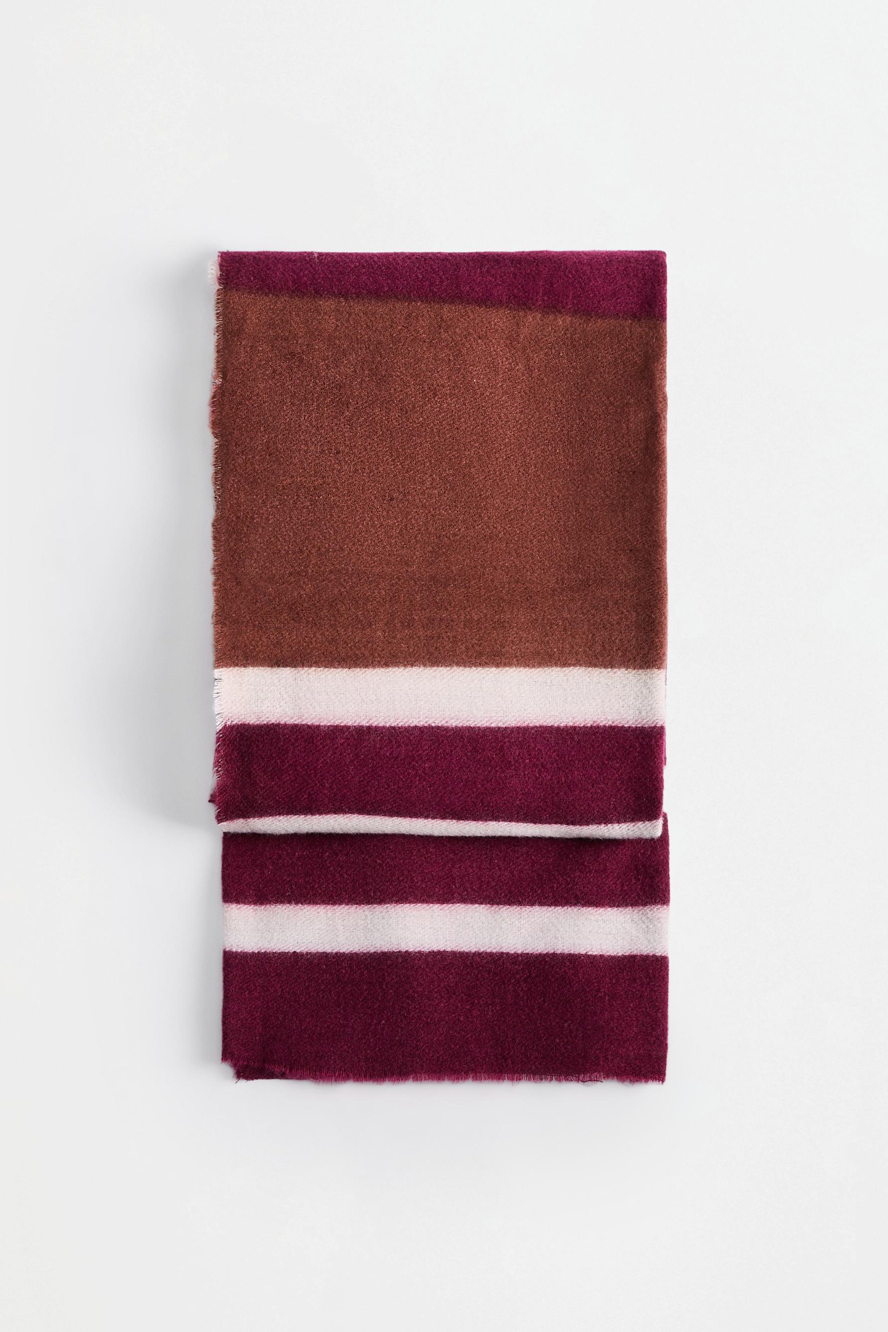 Striped scarf — VARIOUS