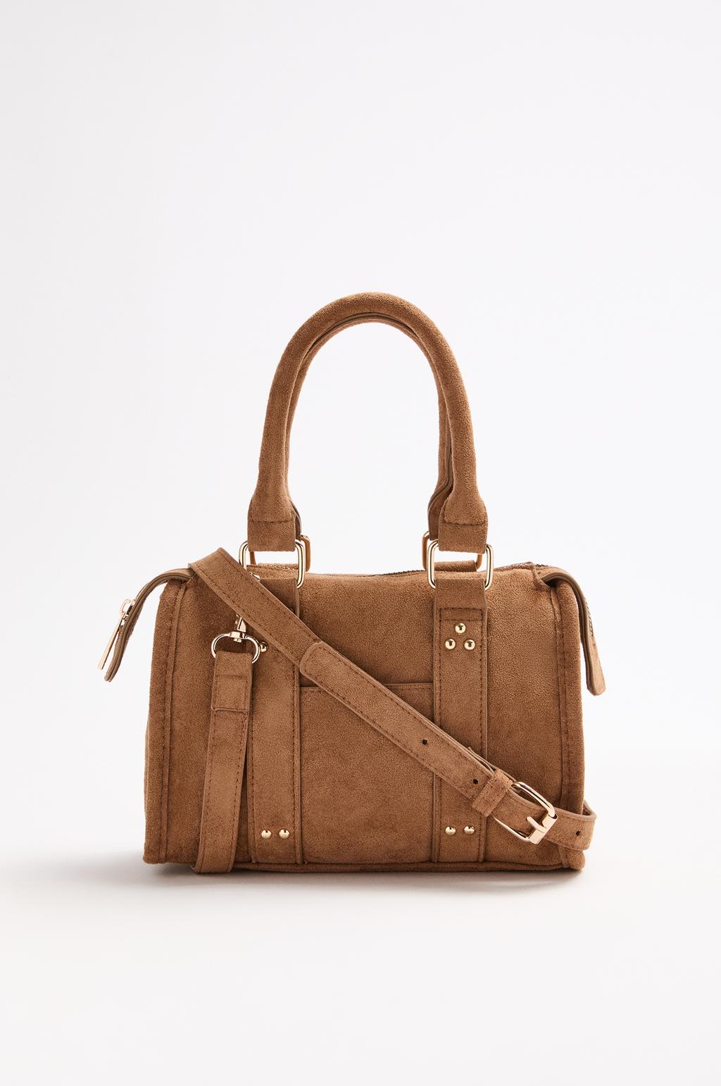 Bolso pequeño tachas efecto suede