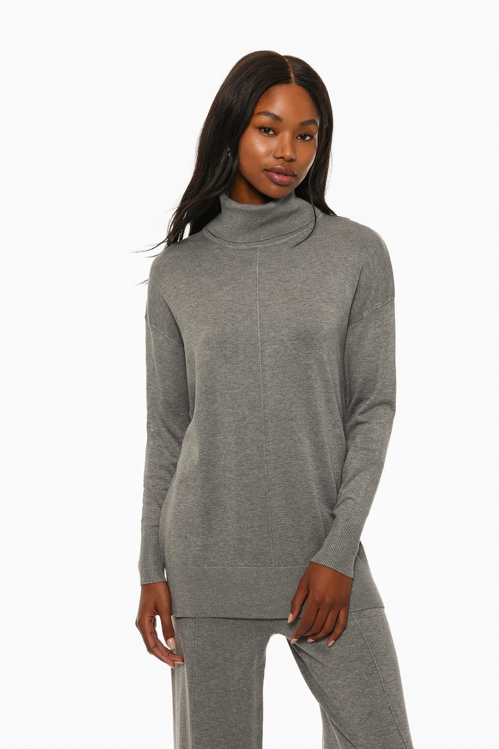 Turtleneck sweater with seam detail