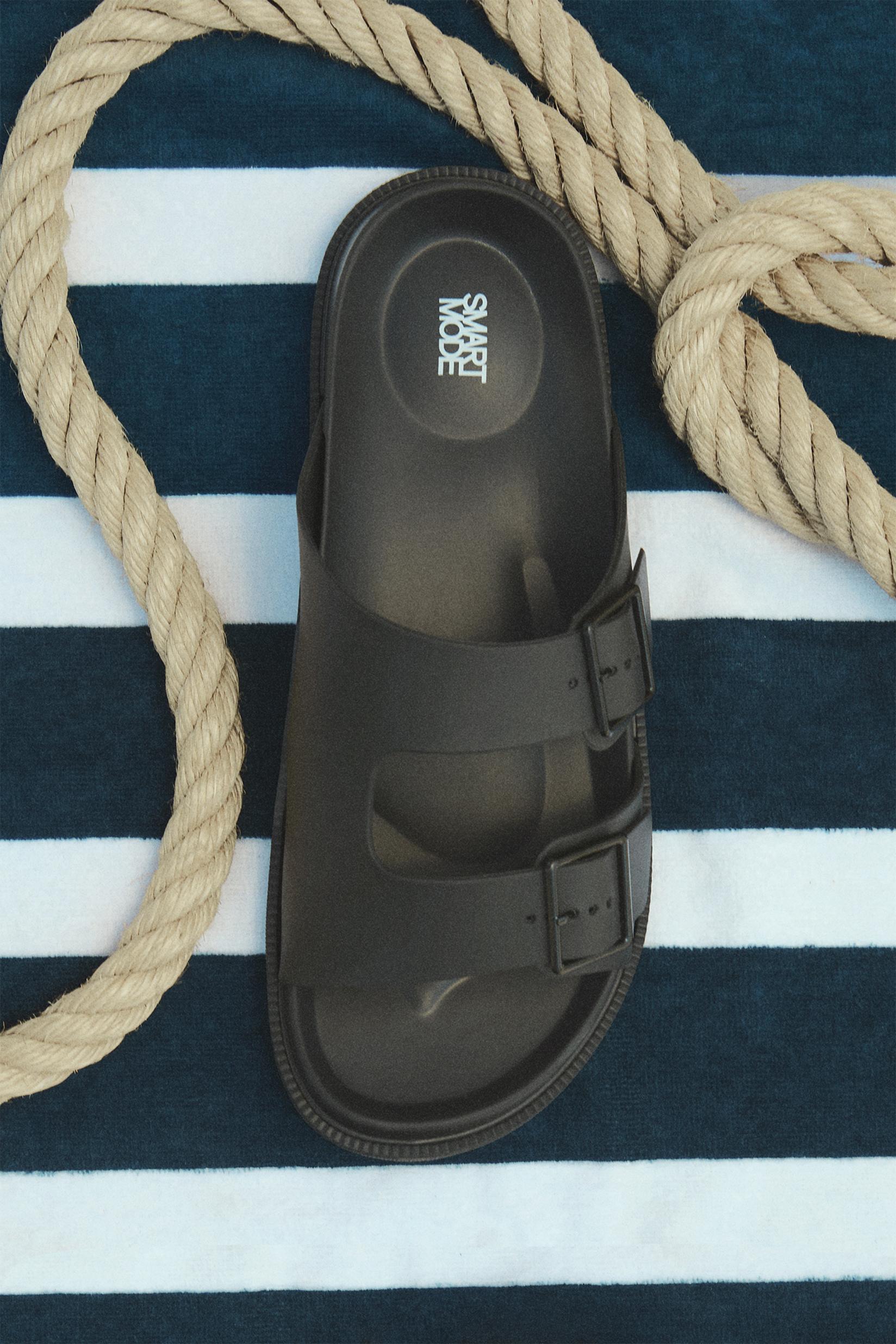Comfort buckle sandals — BLACK