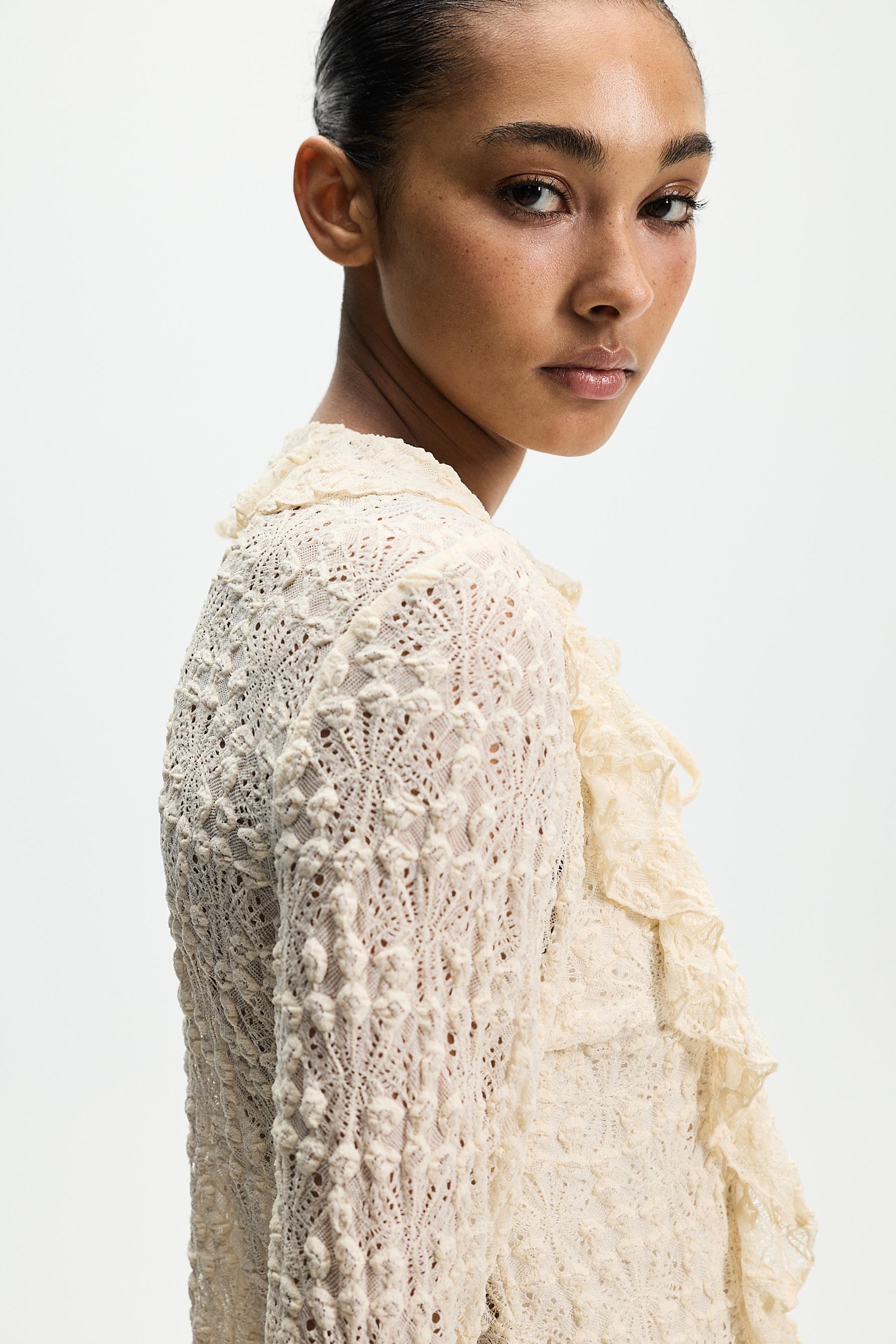 Ruffle lace top — ECRU