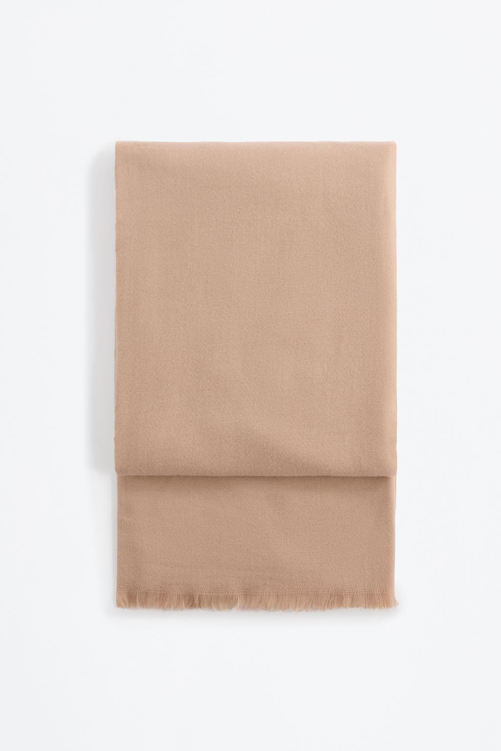 Pañuelo liso desflecado