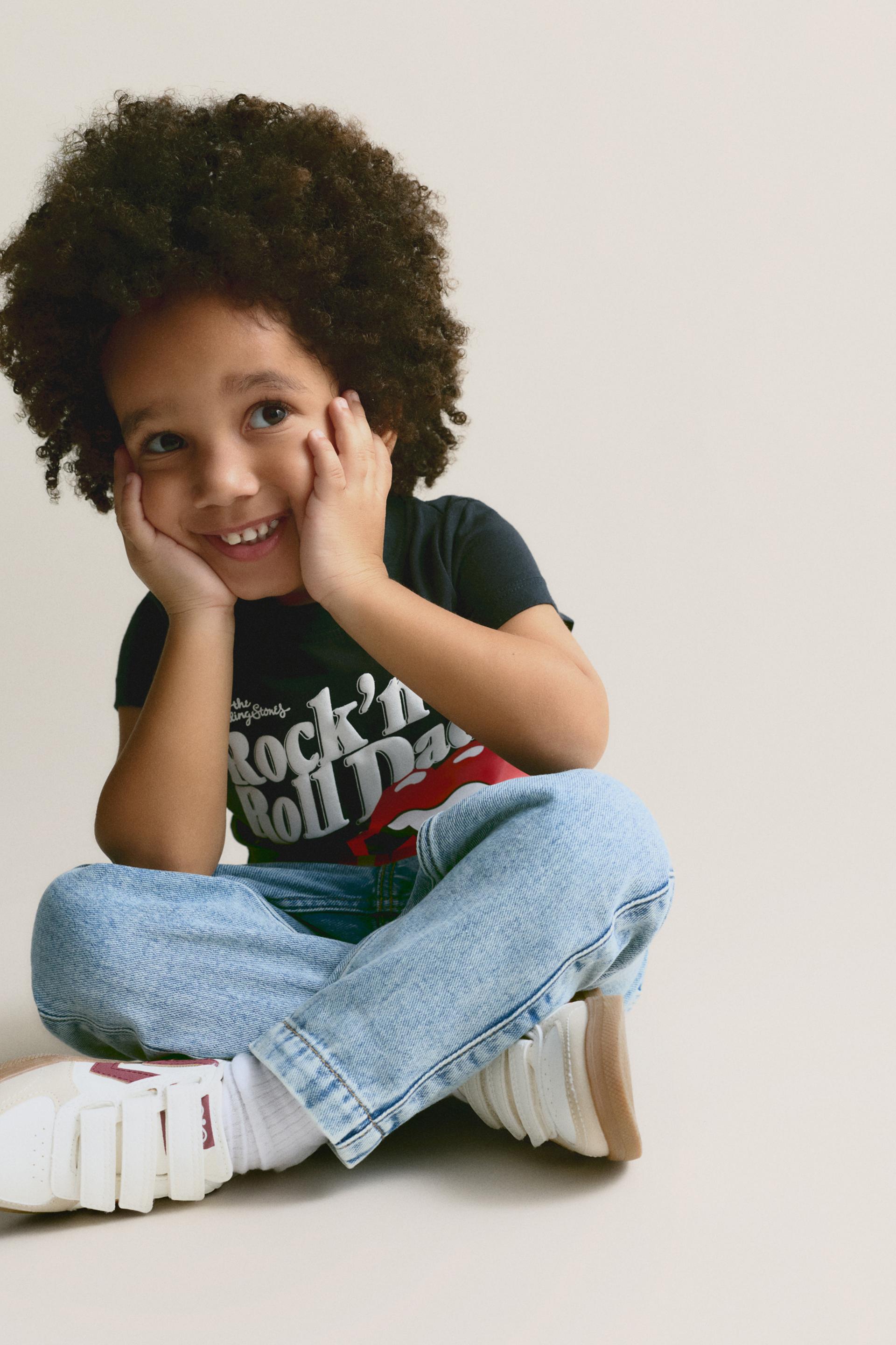 Bebé | Camiseta familiar Rolling Stones ©Universal