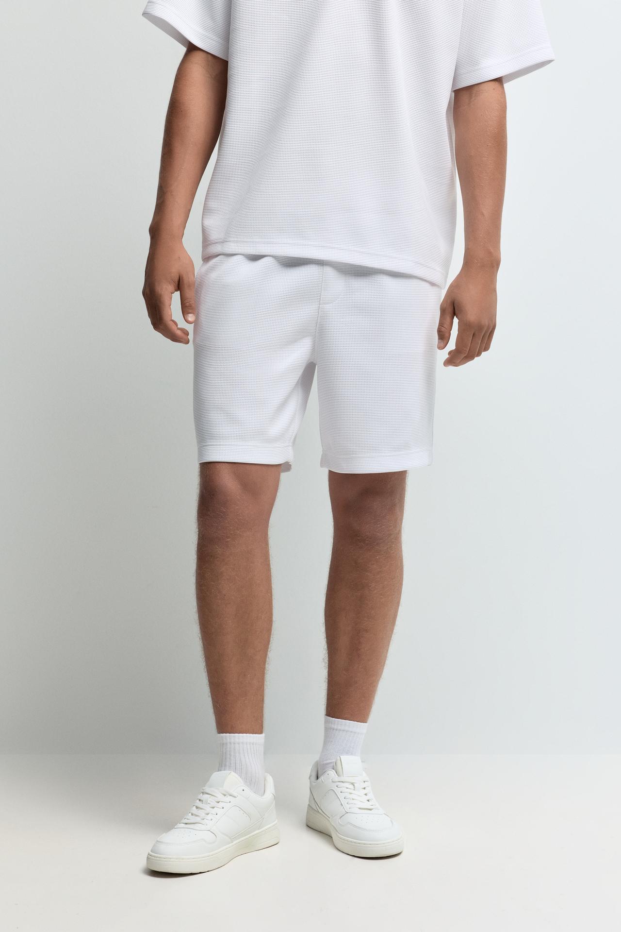 Textured tracksuit Bermuda shorts — WHITE