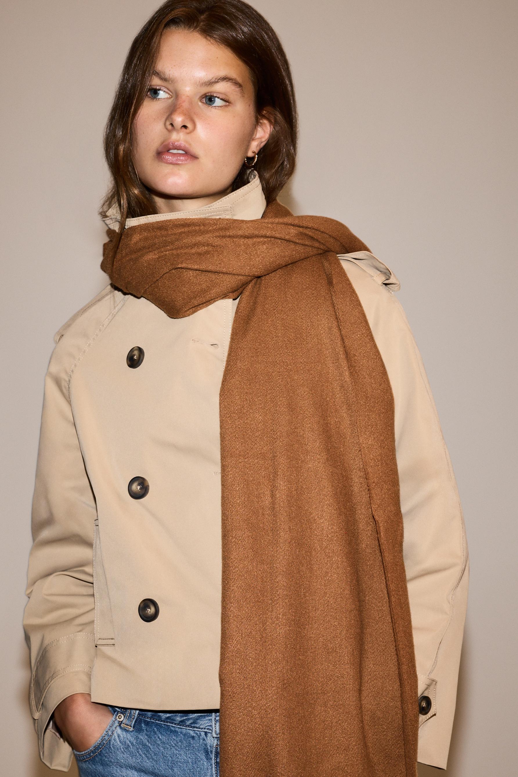 Plain scarf with fringe — TOFFEE