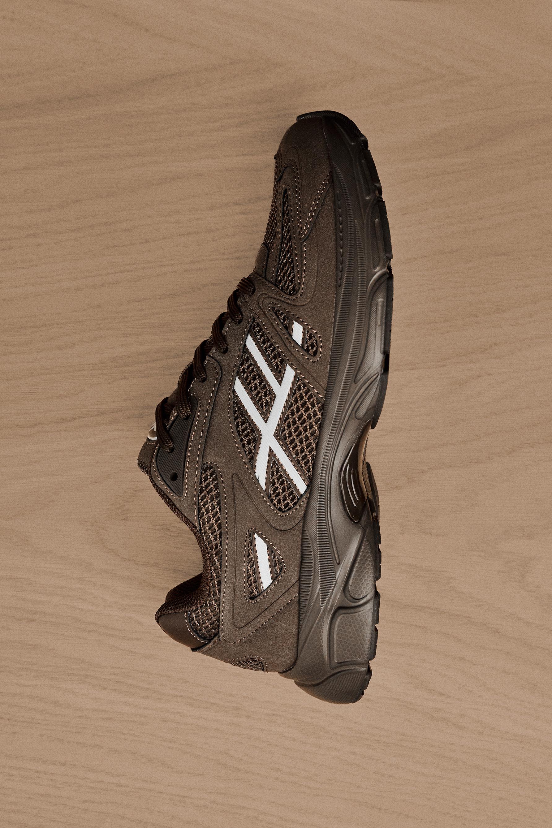 Multi-piece trainers — BROWN