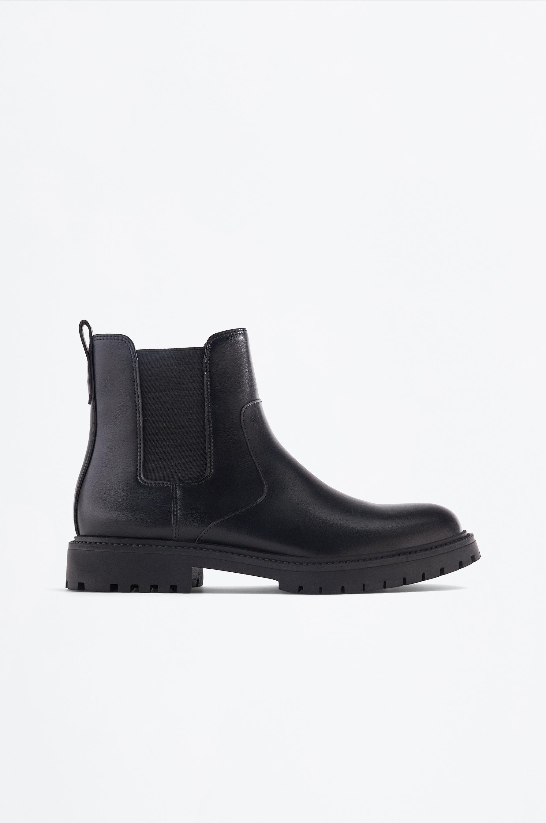 Men's Chelsea boots with track sole — BLACK