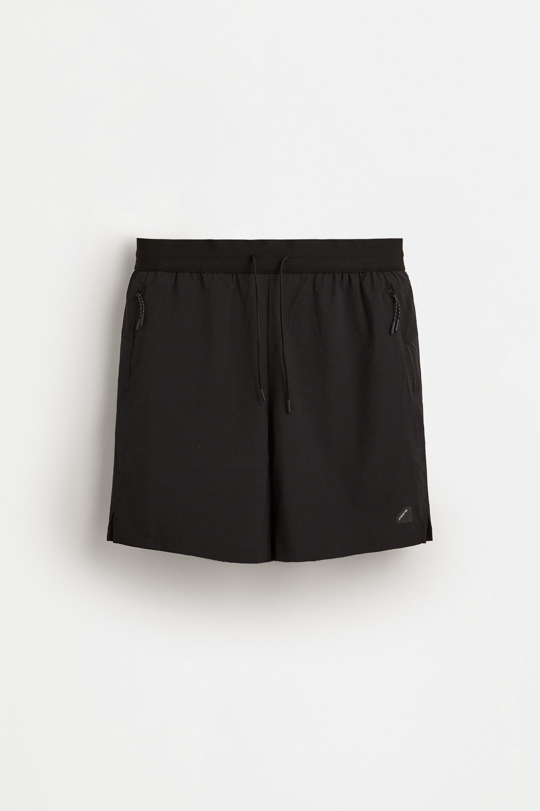 Bermuda sports shorts — BLACK