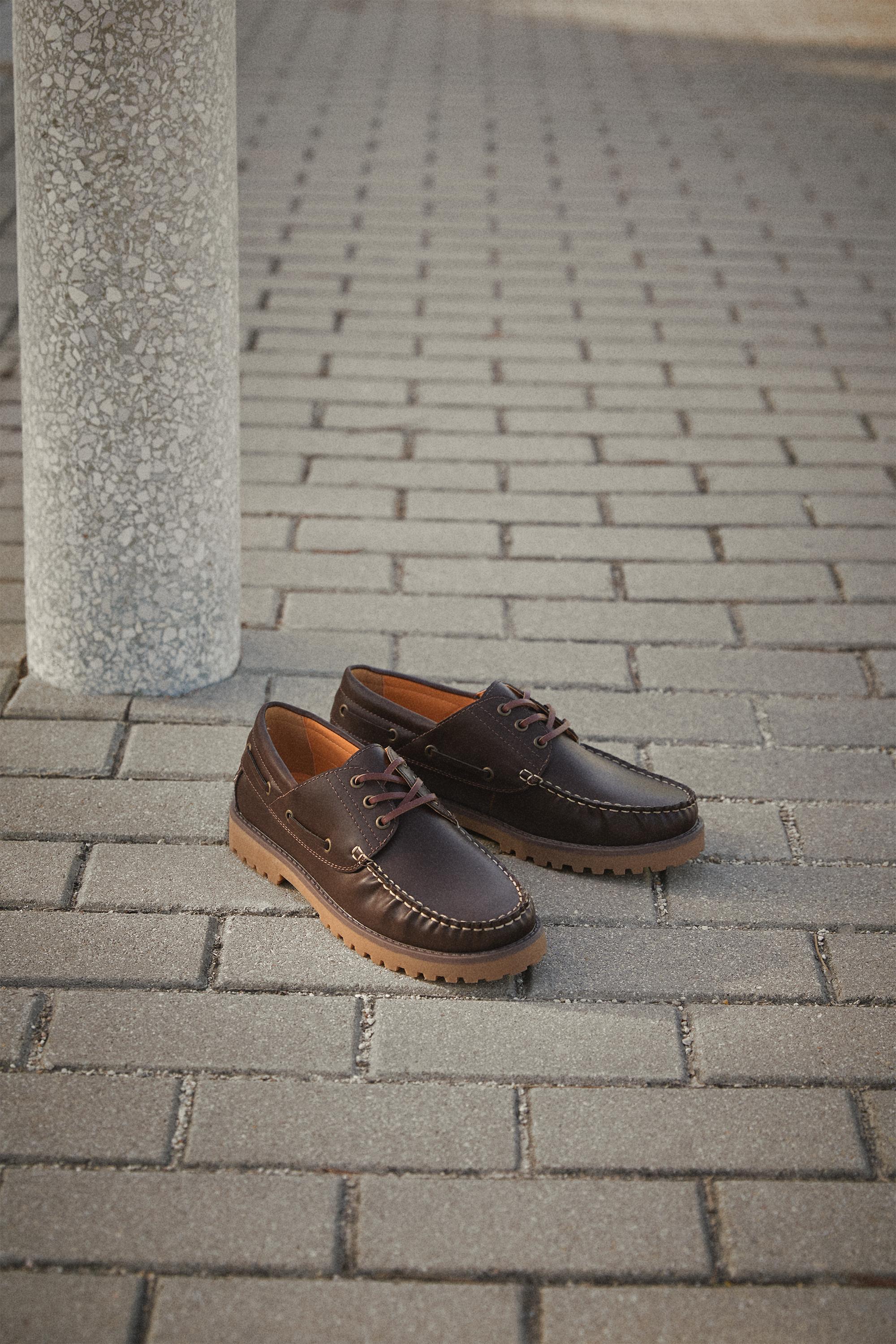 Lug sole boat shoes — BROWN