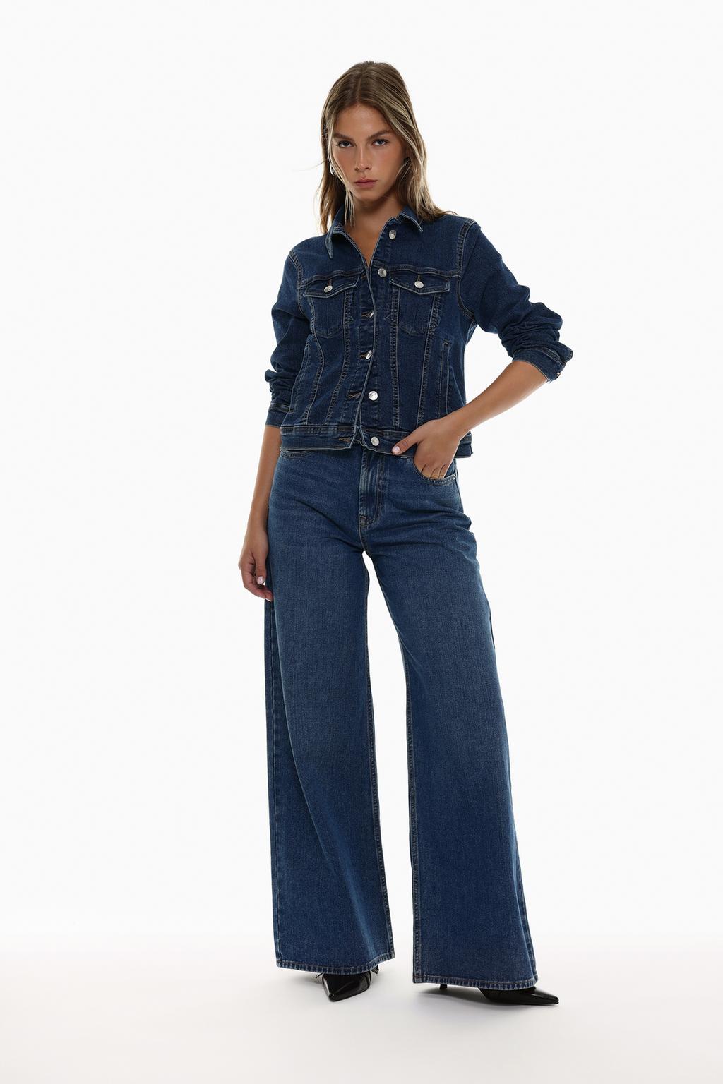 Wide-leg jeans