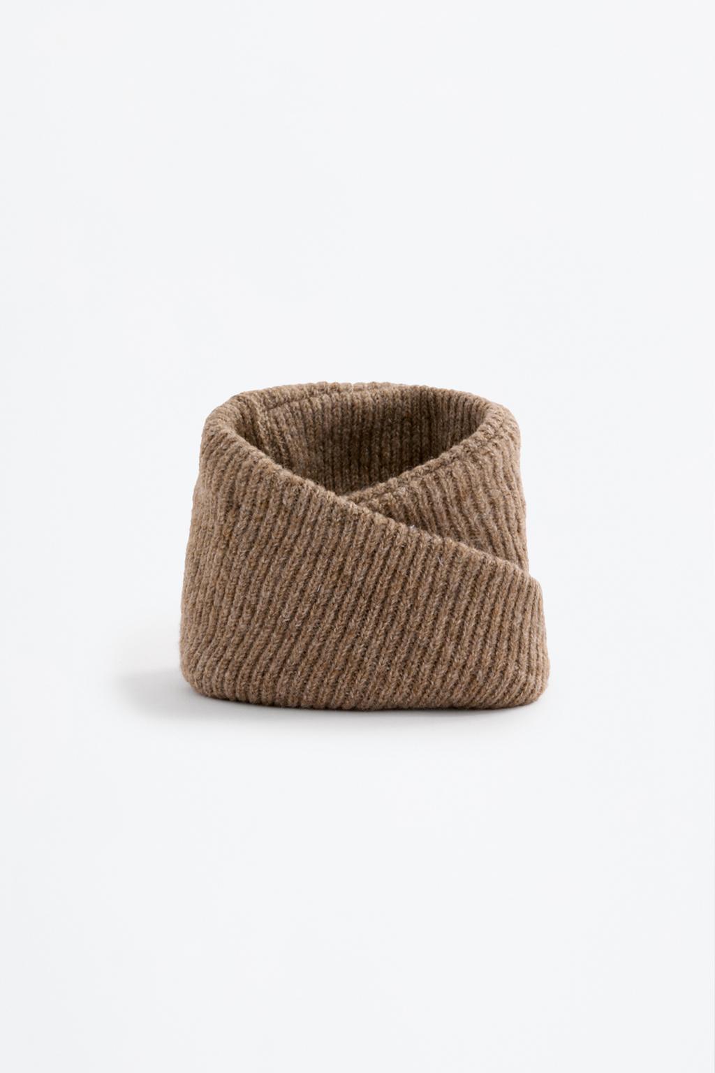 Ribbed knit crossover neck warmer