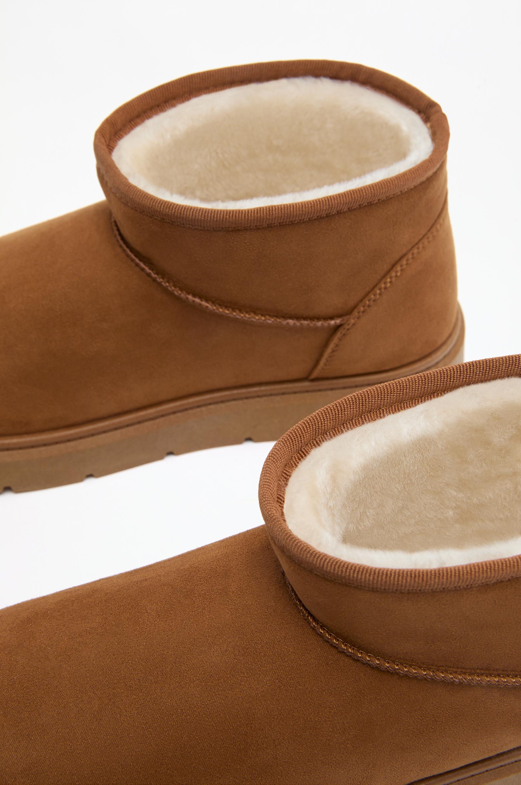 Flat mini fur ankle boots — LEATHER