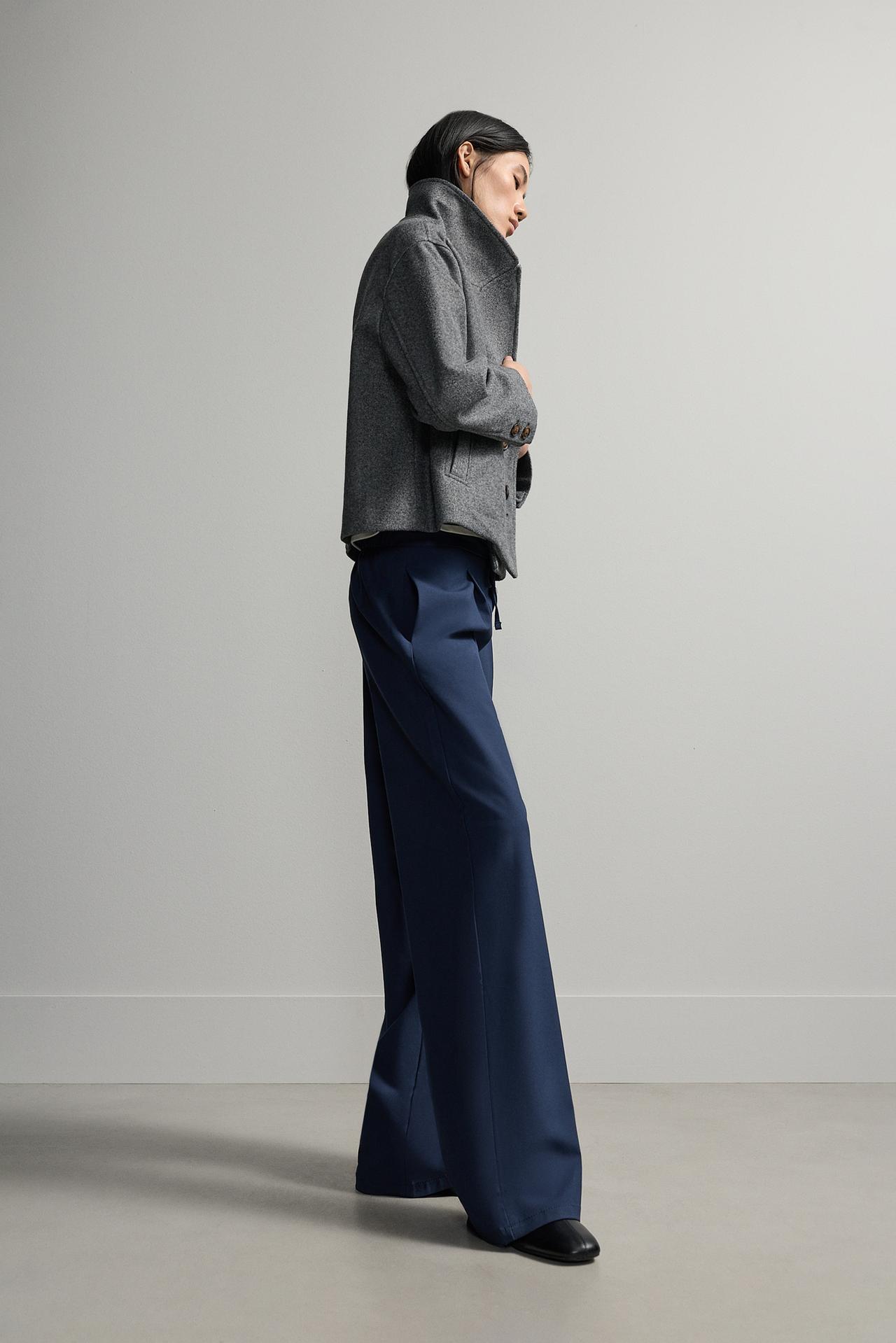 Basic straight trousers — NAVY
