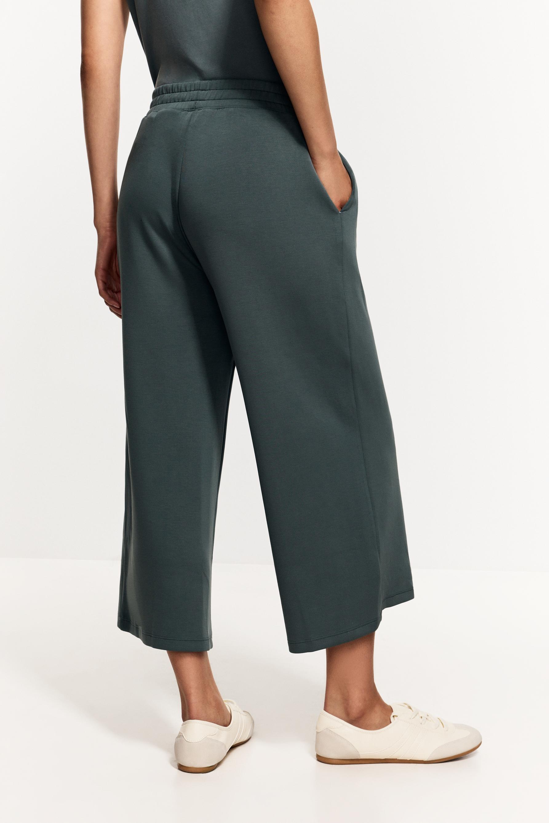 Modal-effect sports culottes — EMERALD GREEN