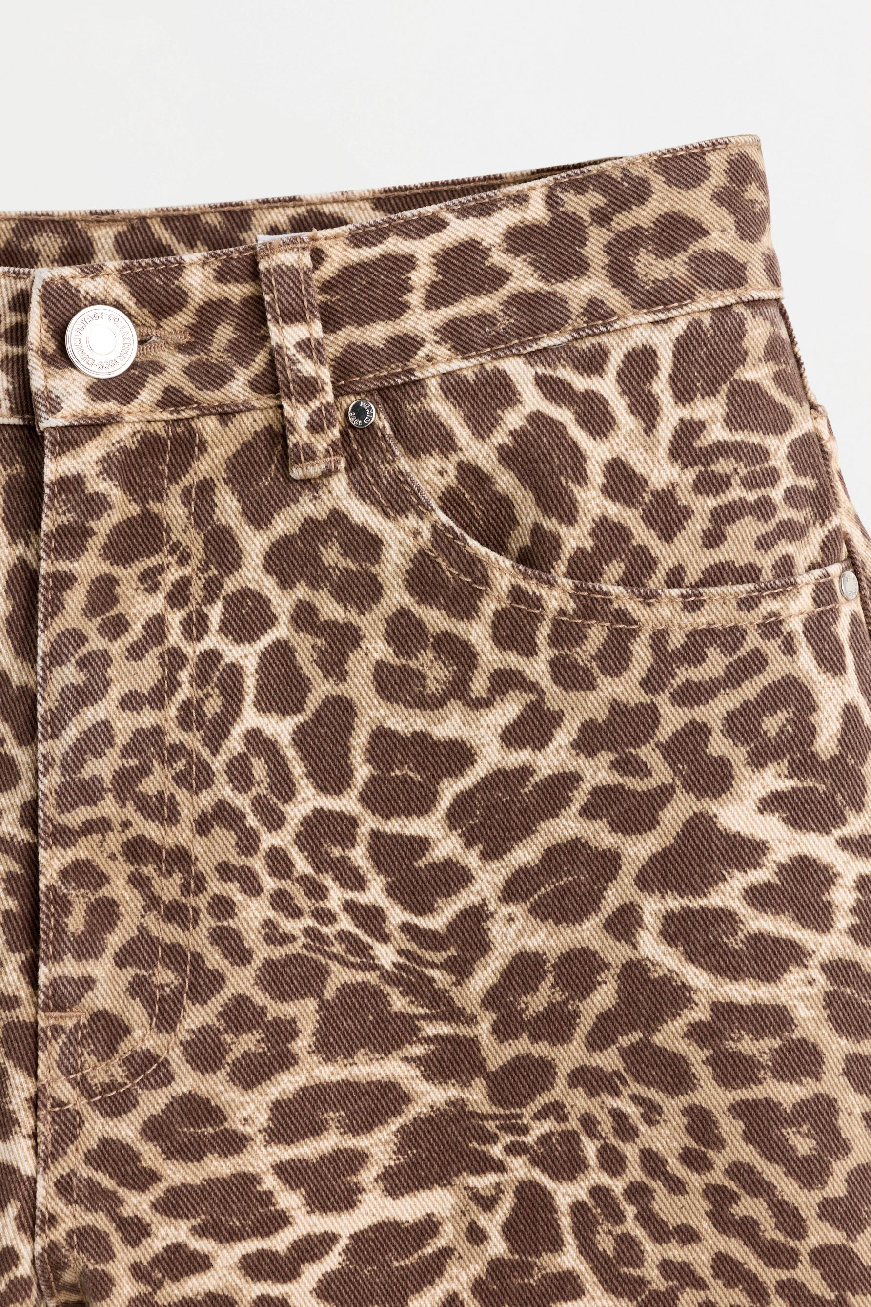 Leopard print mom fit denim shorts — SAND - KHAKI