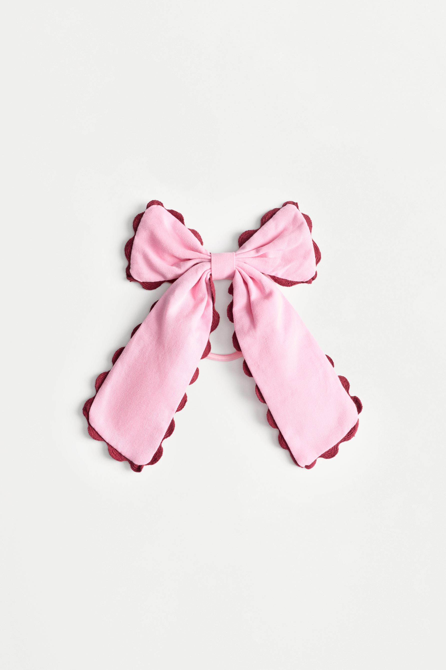 Large scalloped bow scrunchie — PINK