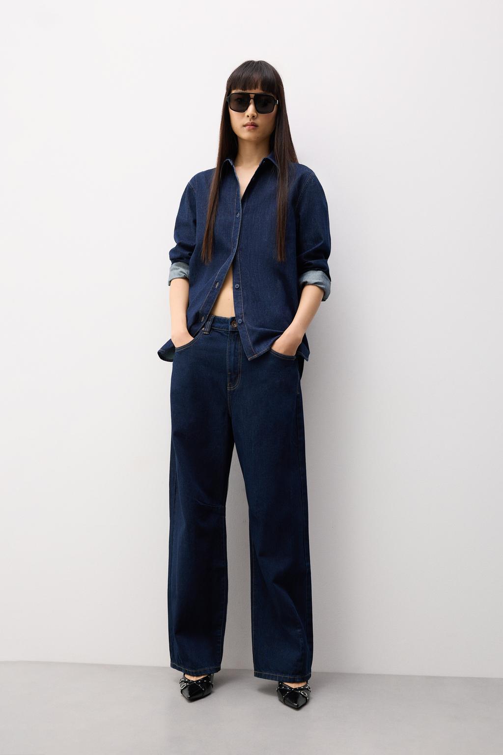 Darted barrel jeans