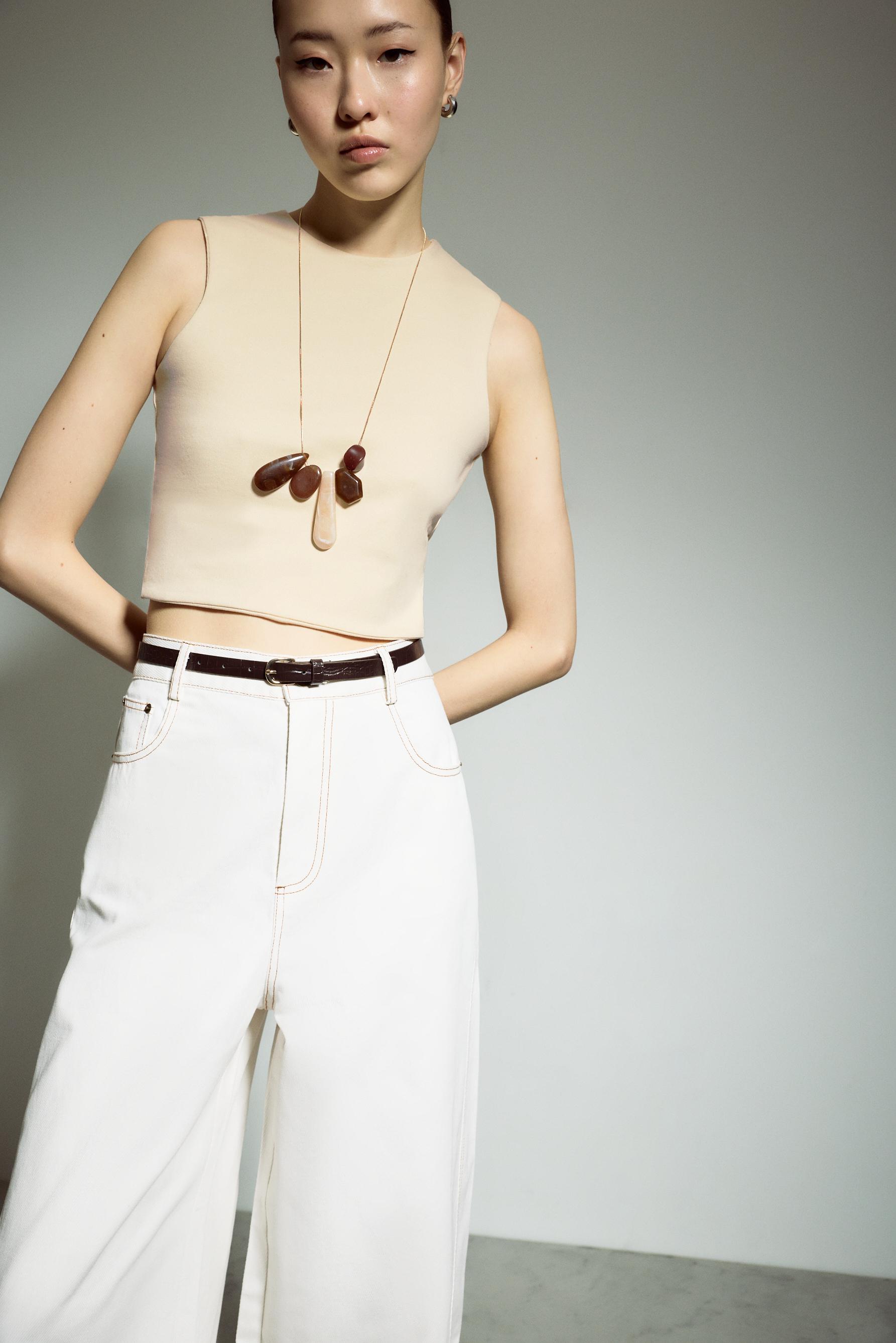 Camiseta cropped cuello caja