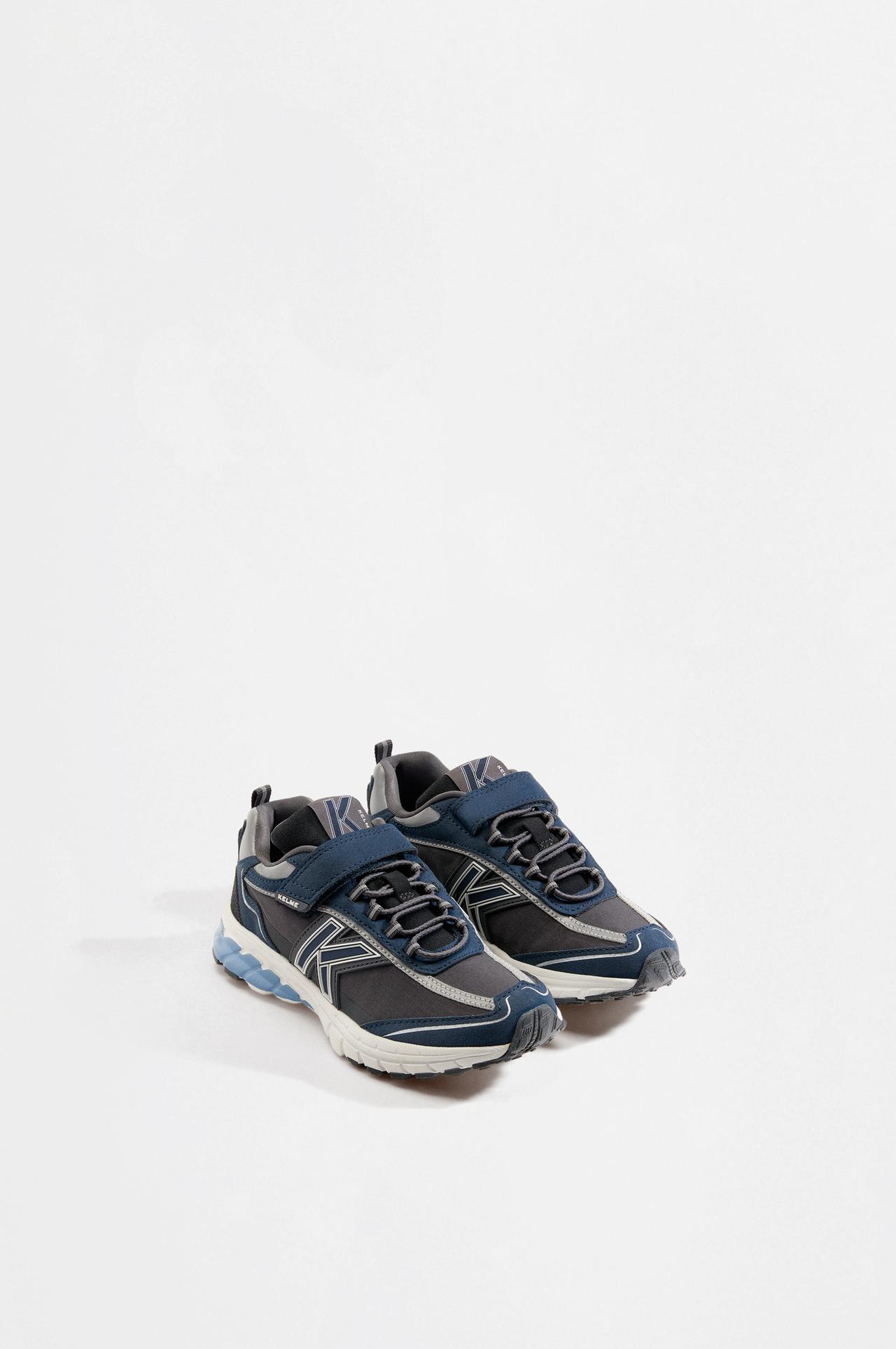 Kelme Multi-Piece Trainers — BLUE