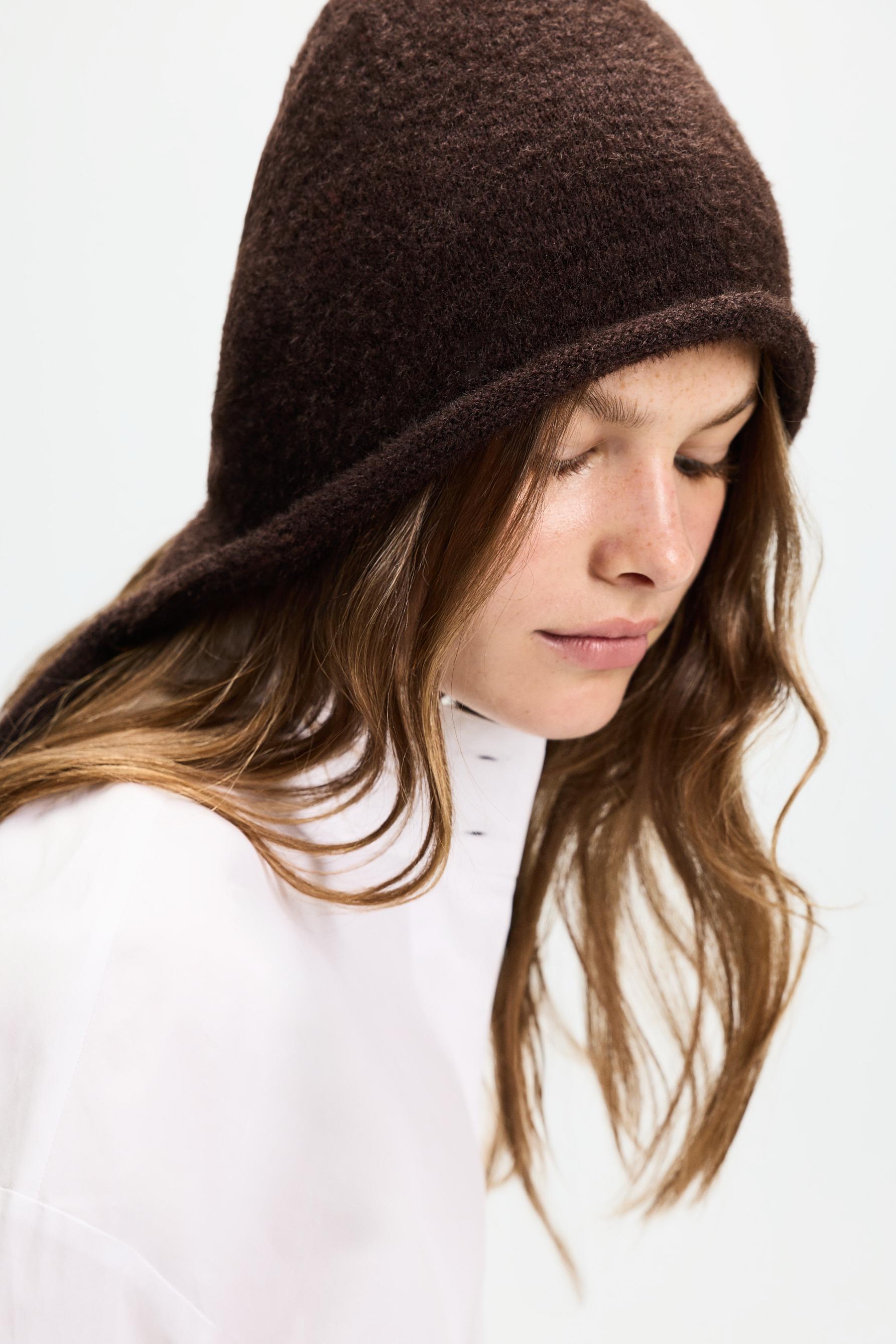Knit bonnet — CHOCOLATE